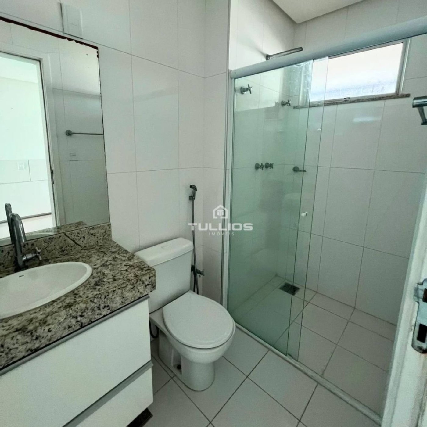 Apartamento no condomínio Ecolagune