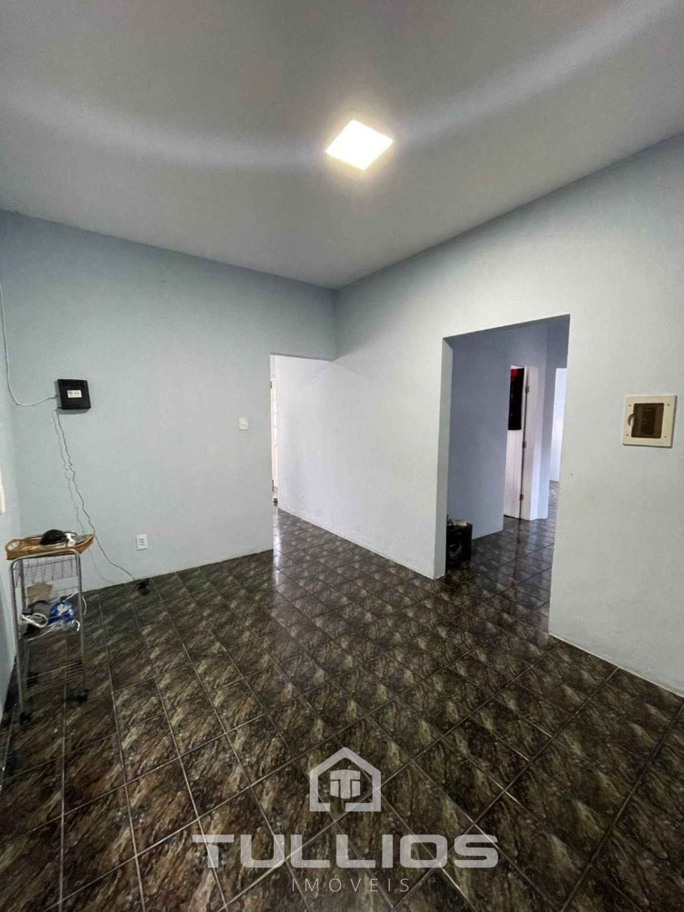 VENDA - Casa com 3 quartos no Cohatrac.