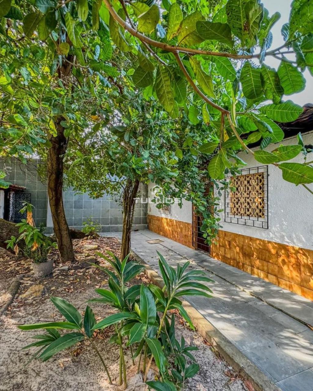 Casa 4 quartos para Venda no bairro Calhau em São Luís