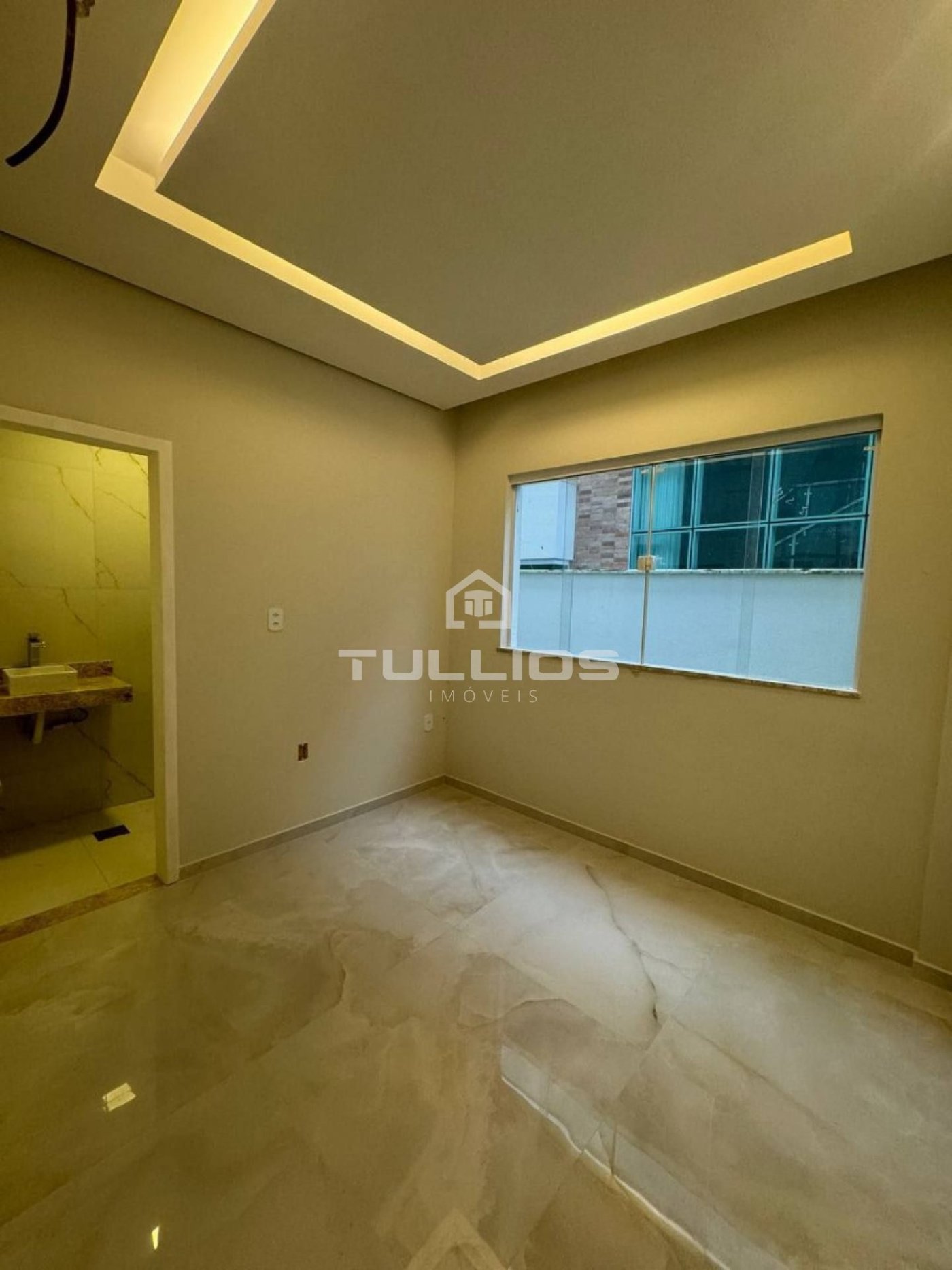 Venda - Casa com 4 suítes no Araçagy