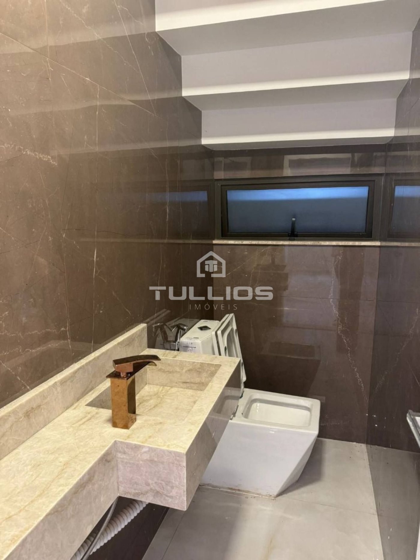 Venda - Casa com 4 suítes no Araçagy