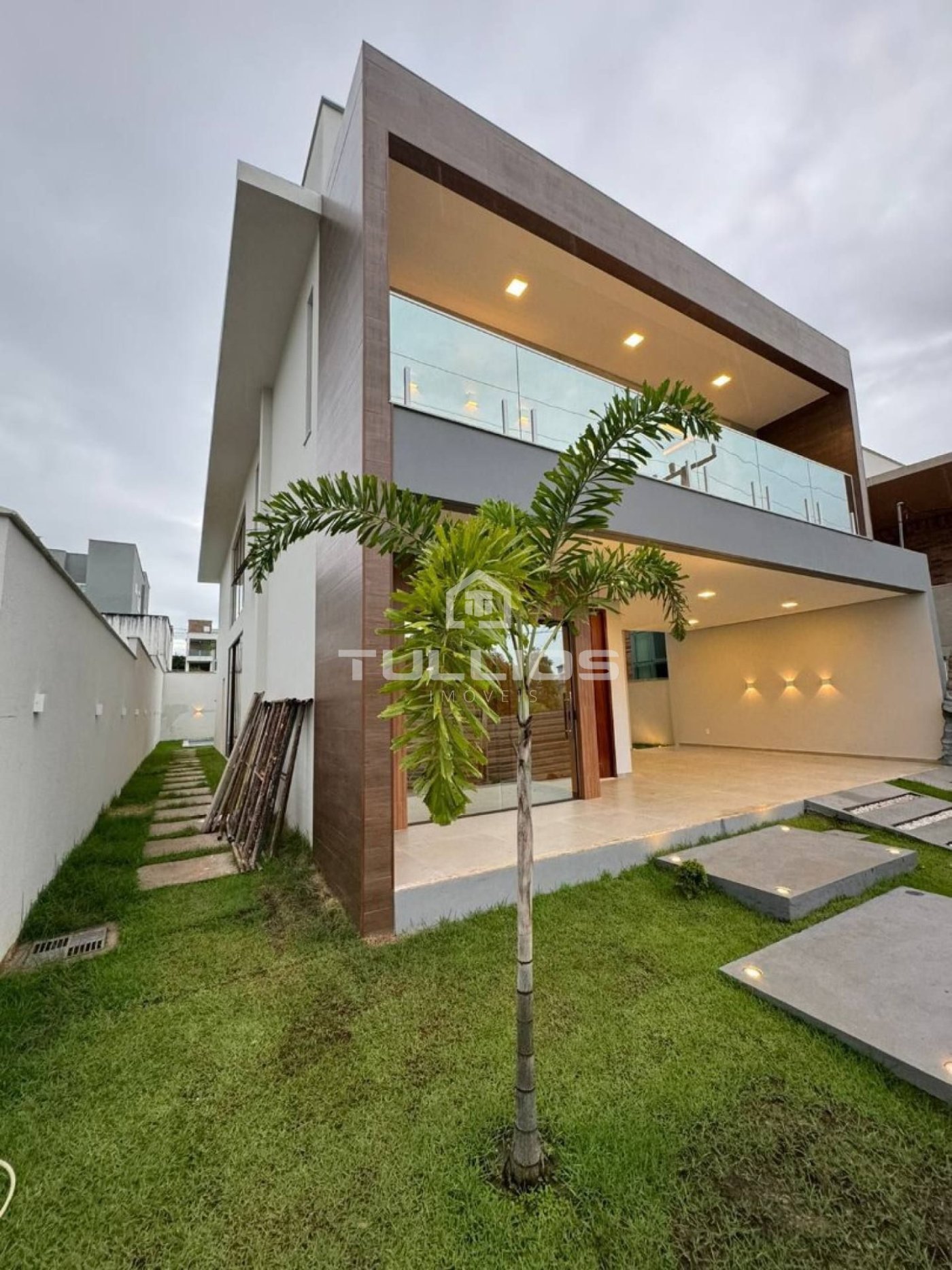 Venda - Casa com 4 suítes no Araçagy