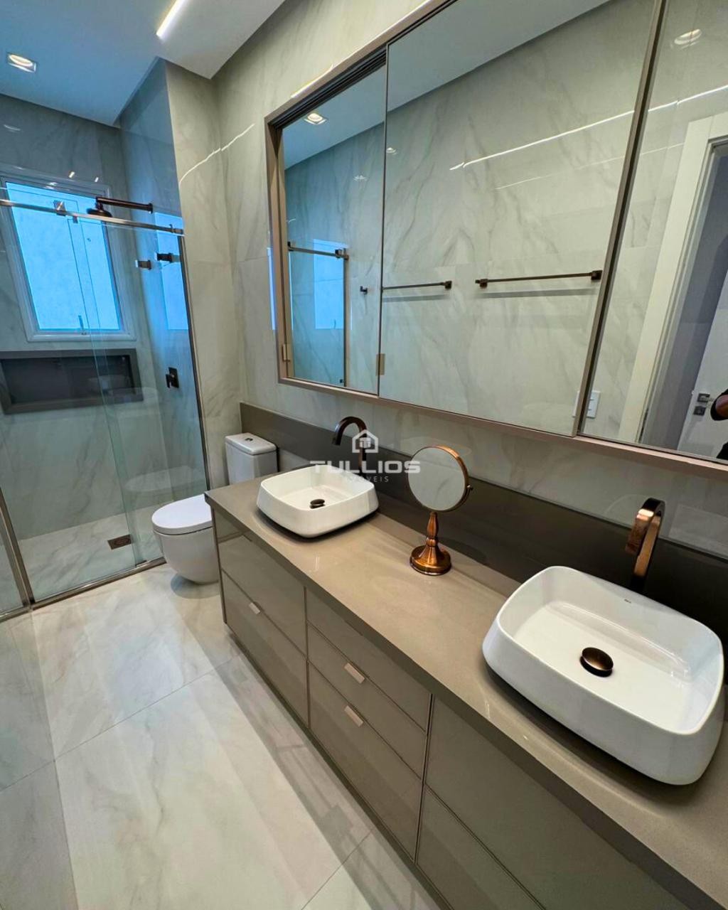 Encante-se com este Belíssimo Apartamento na Península – Vista Mar Deslumbrante