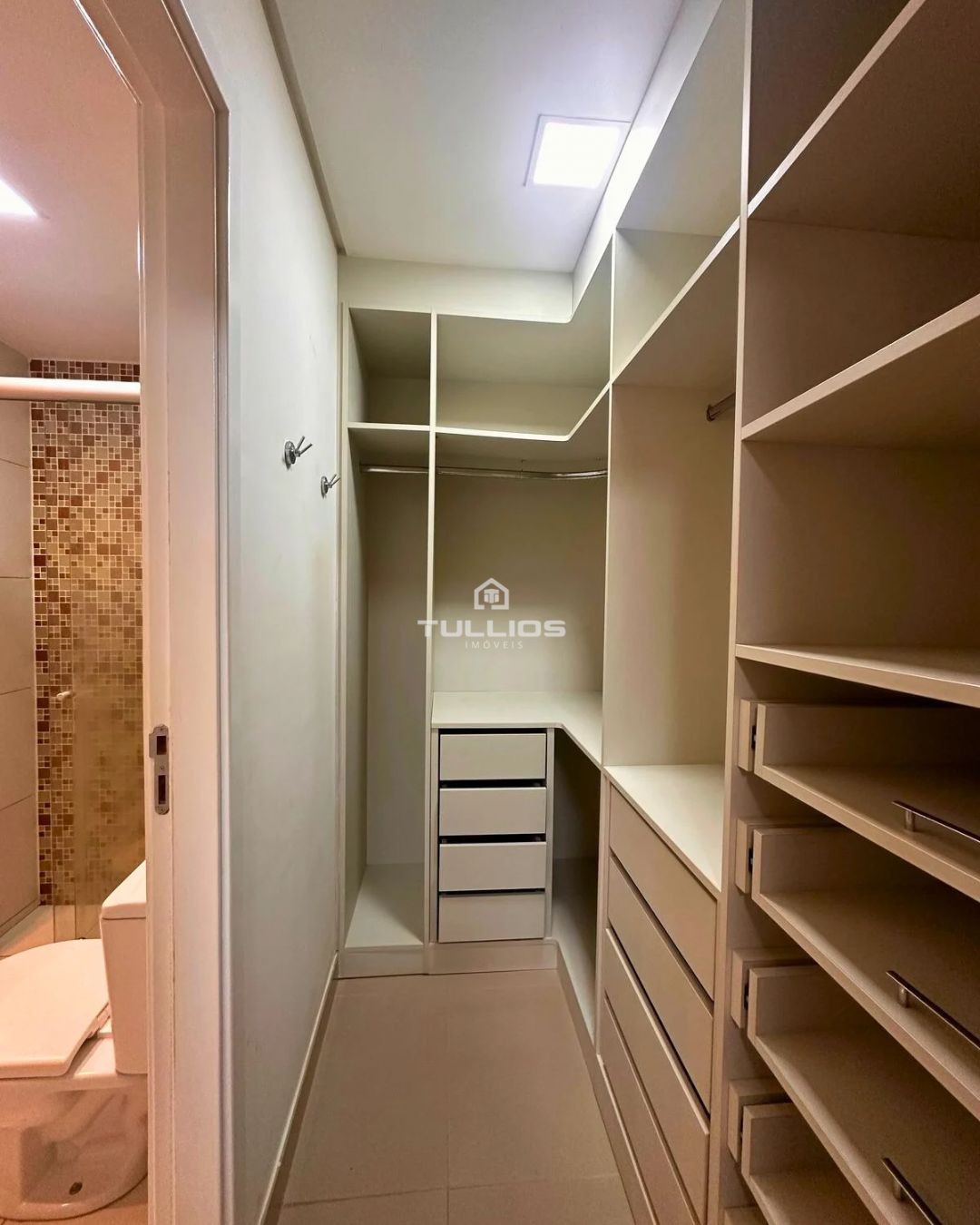 Apartamento de Alto Padrão na Ponta do Farol – Vista Mar Deslumbrante