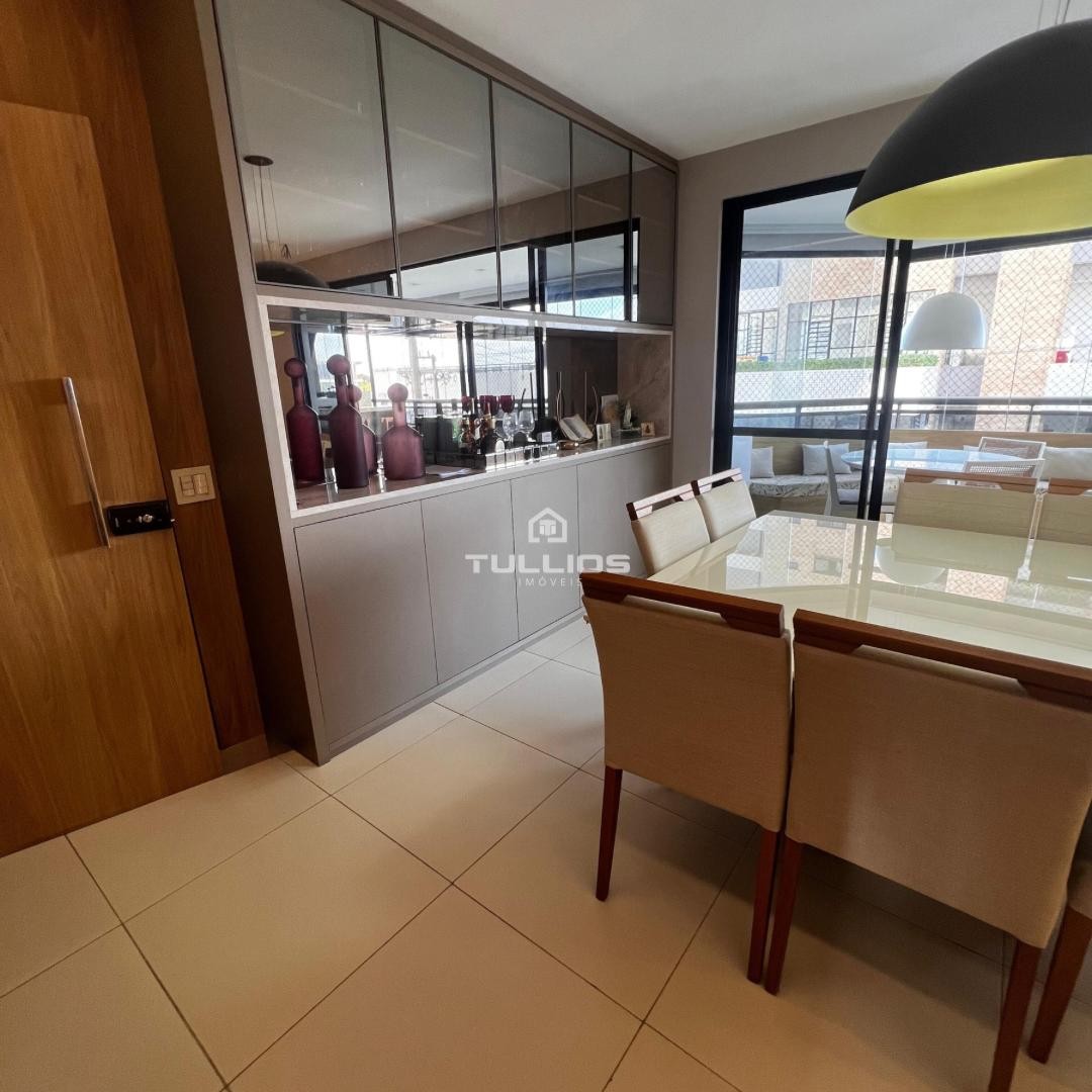 Apartamento à Venda na Península – Elegância e Vista Mar