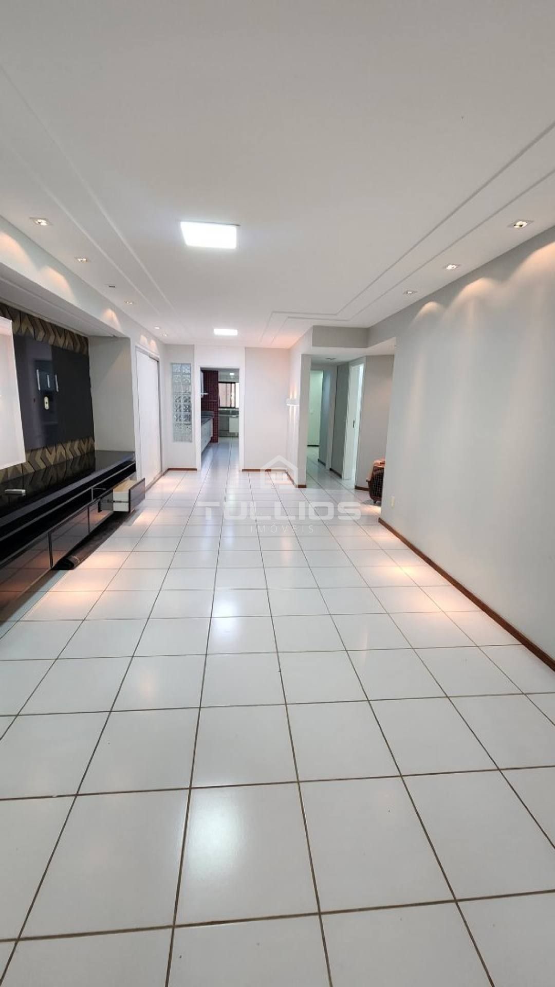 Venda - Apartamento com 4 suítes no Ponta D´Areia