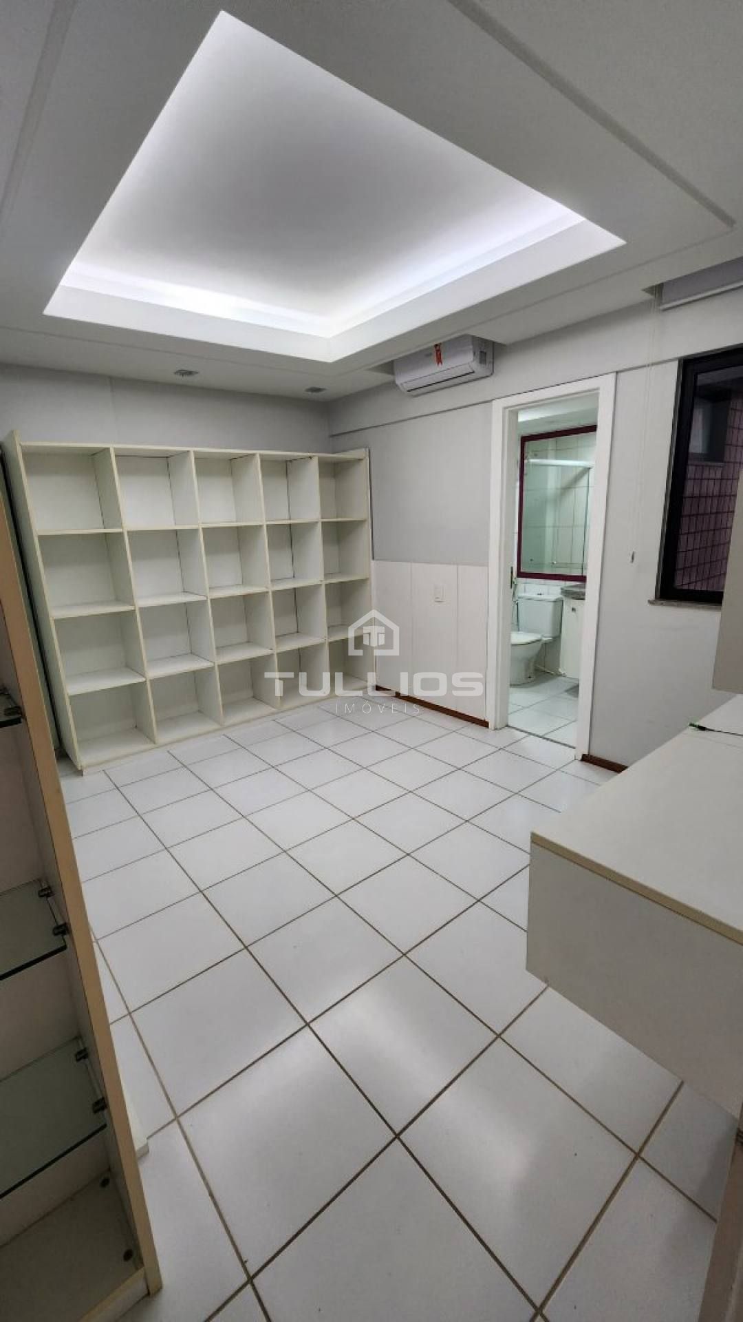 Venda - Apartamento com 4 suítes no Ponta D´Areia
