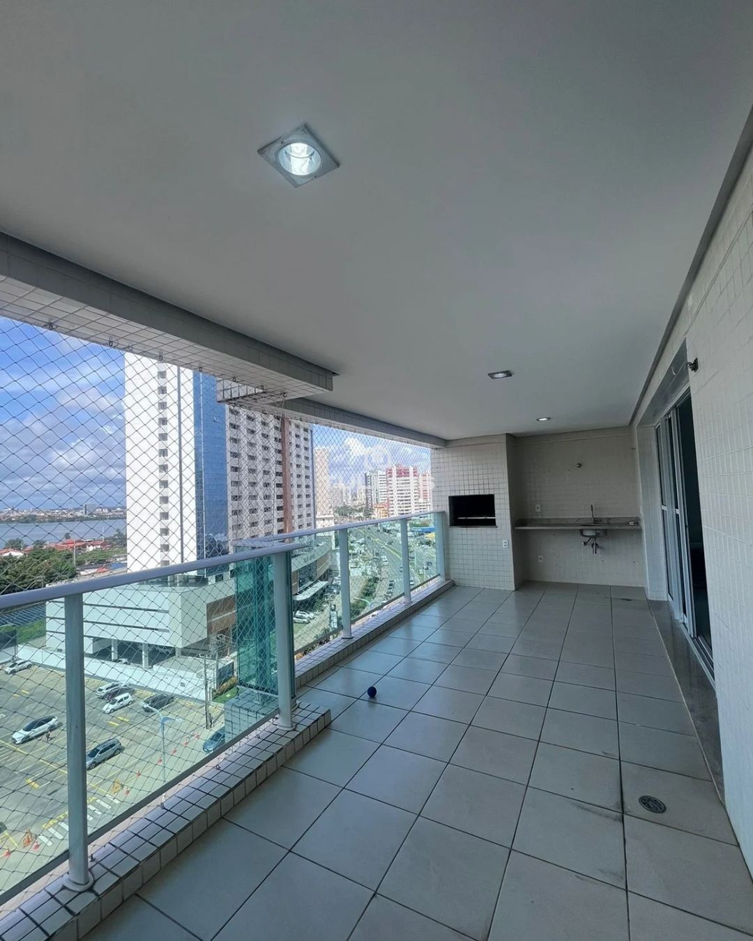 Viva com exclusividade e vista privilegiada para a Lagoa!