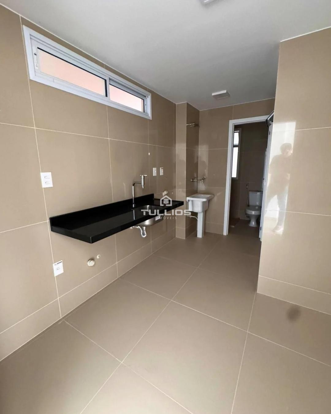 SEU NOVO LAR NA PENÍNSULA — ELEGÂNCIA, CONFORTO E VISTA DESLUMBRANTE!