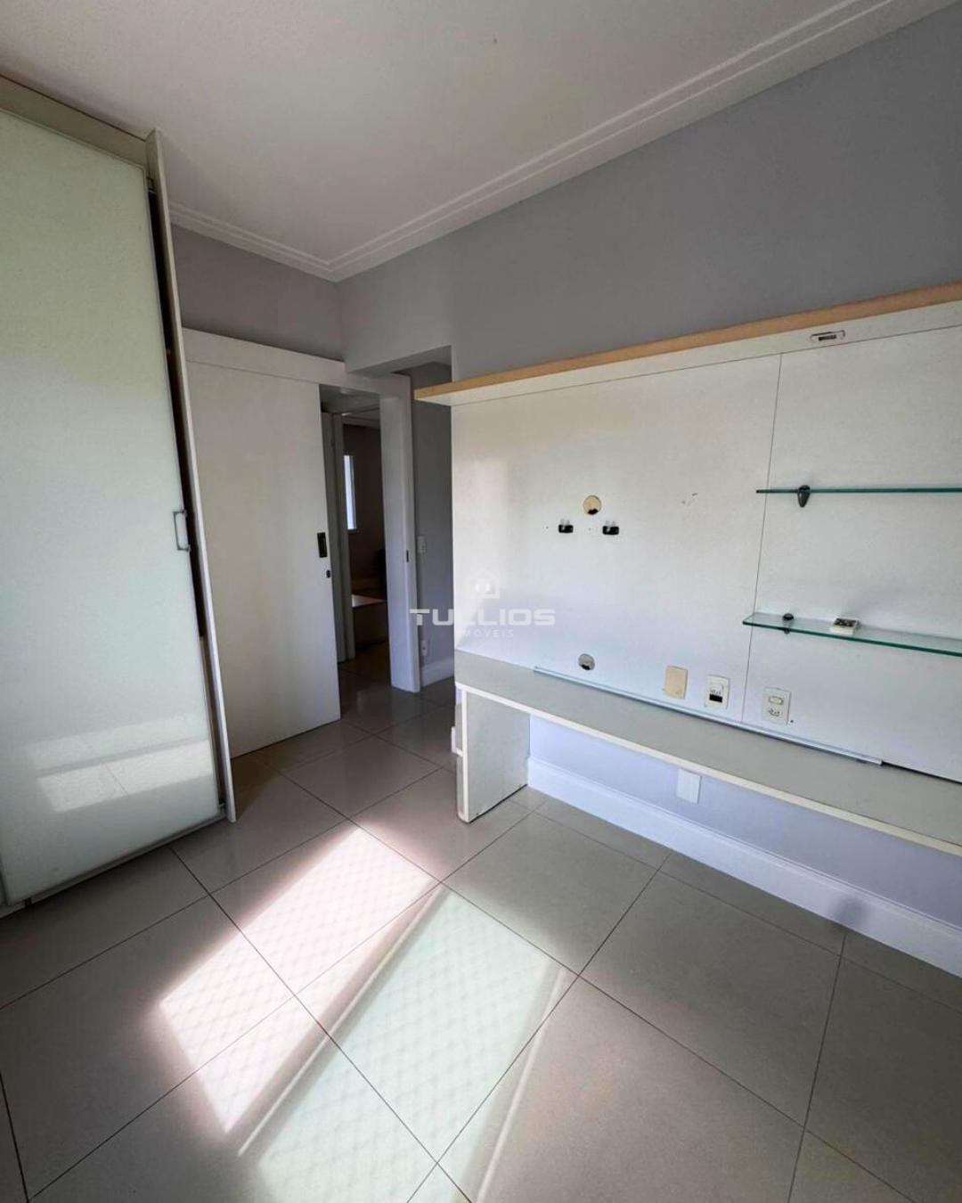 Apartamento à venda no Farol da Ilha – Vista deslumbrante, conforto e elegância em cada ambiente!