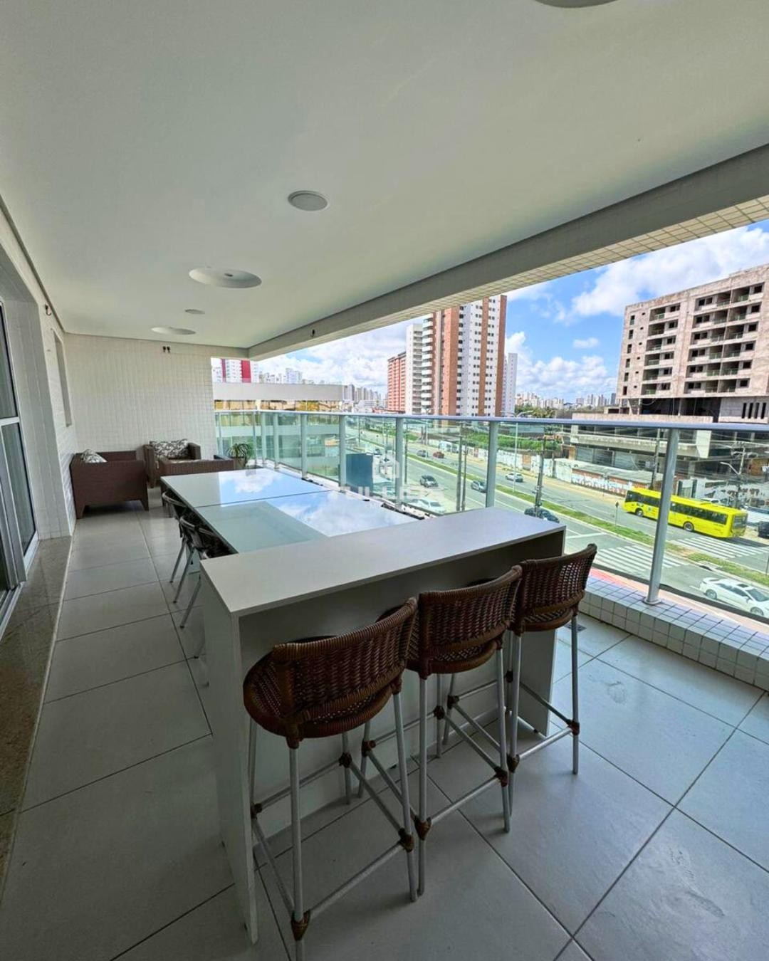 Apartamento à venda no Farol da Ilha – Amplitude, vista encantadora e alto padrão em cada detalhe!