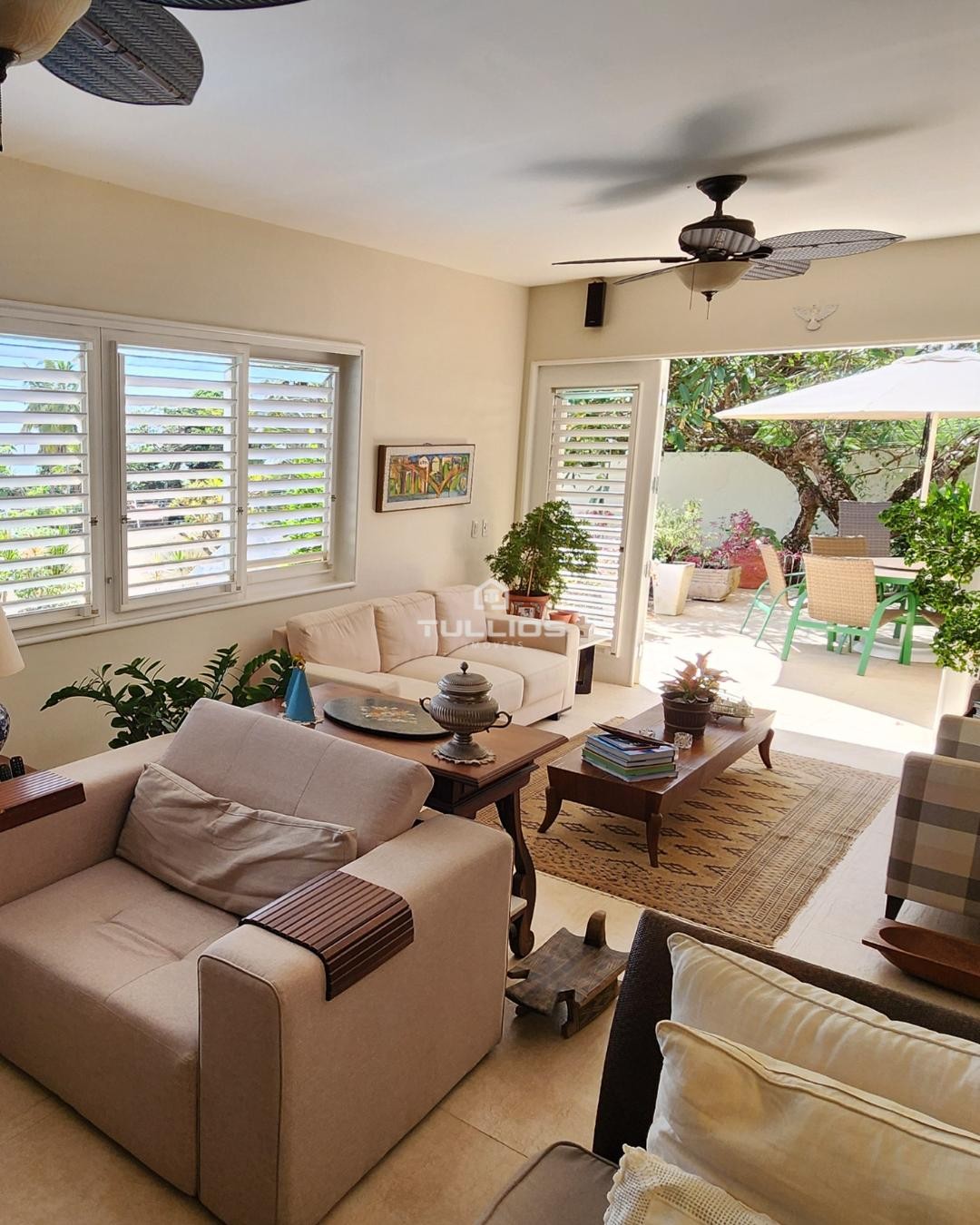Belíssima Casa com Vista Mar à Venda no Olho D’Água!