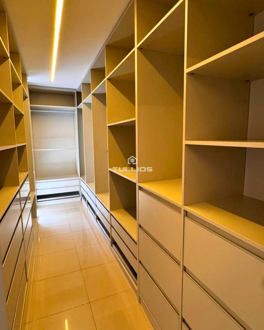 Apartamento à Venda no Renascença – Vista Mar e Sofisticação em Cada Detalhe! 🌅