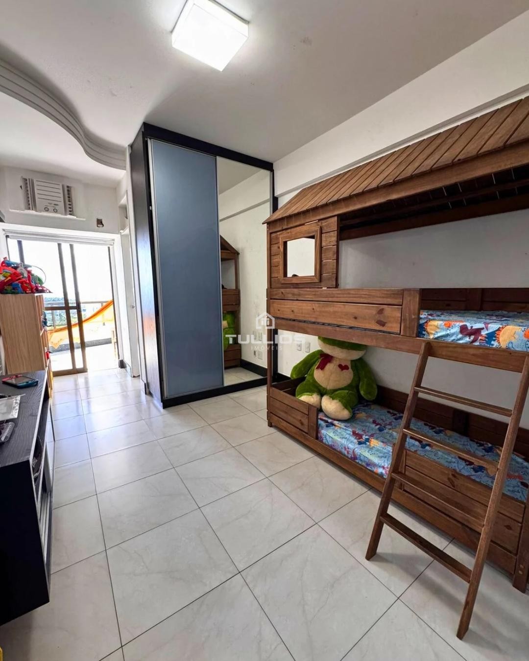 Exclusividade, espaço e vista mar – apartamento à venda no Renascença