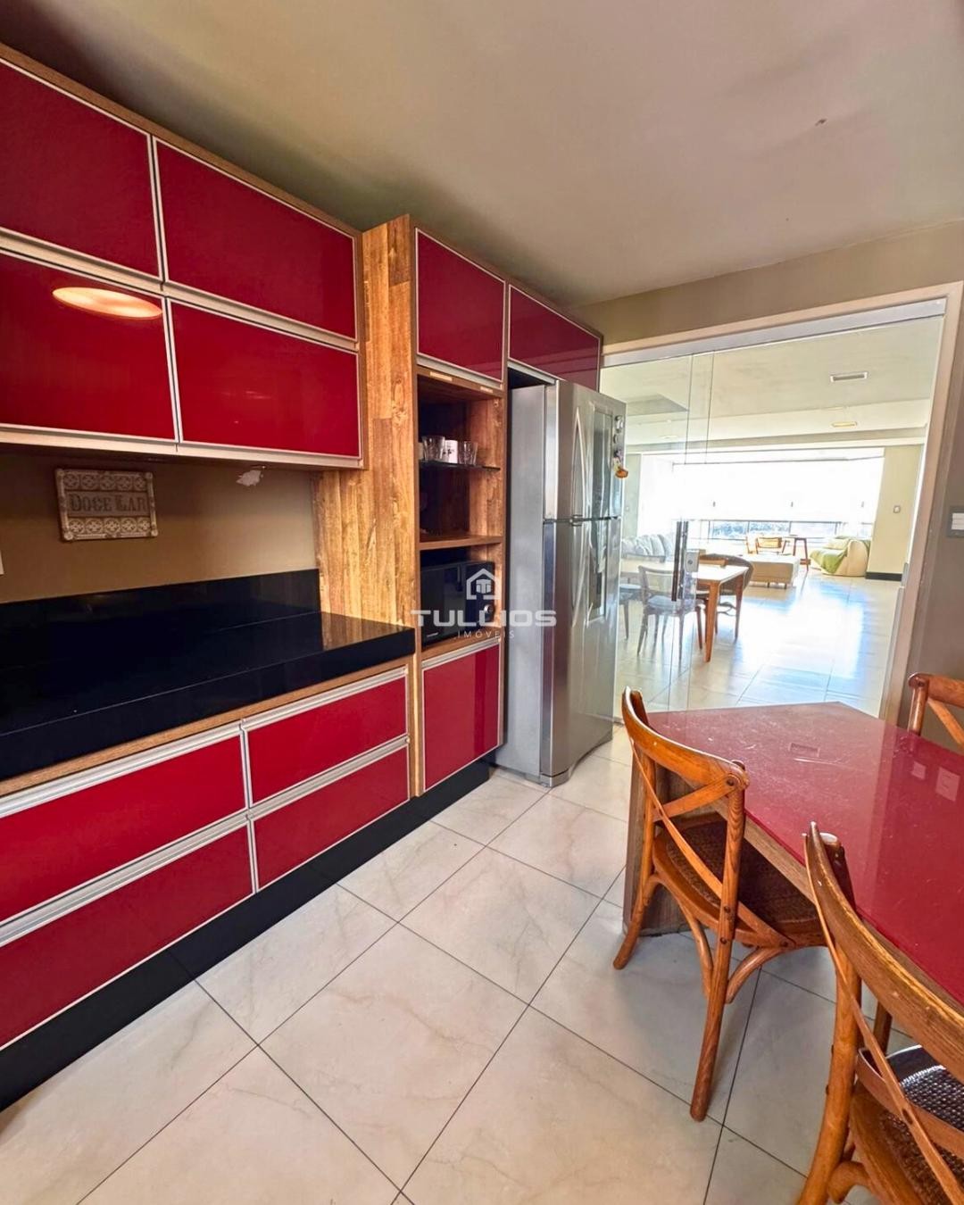 Exclusividade, espaço e vista mar – apartamento à venda no Renascença
