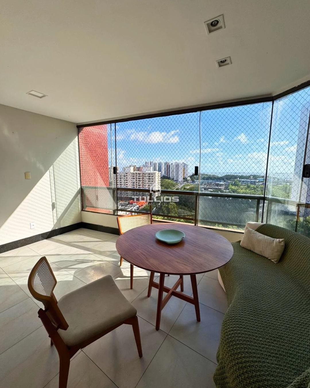 Exclusividade, espaço e vista mar – apartamento à venda no Renascença
