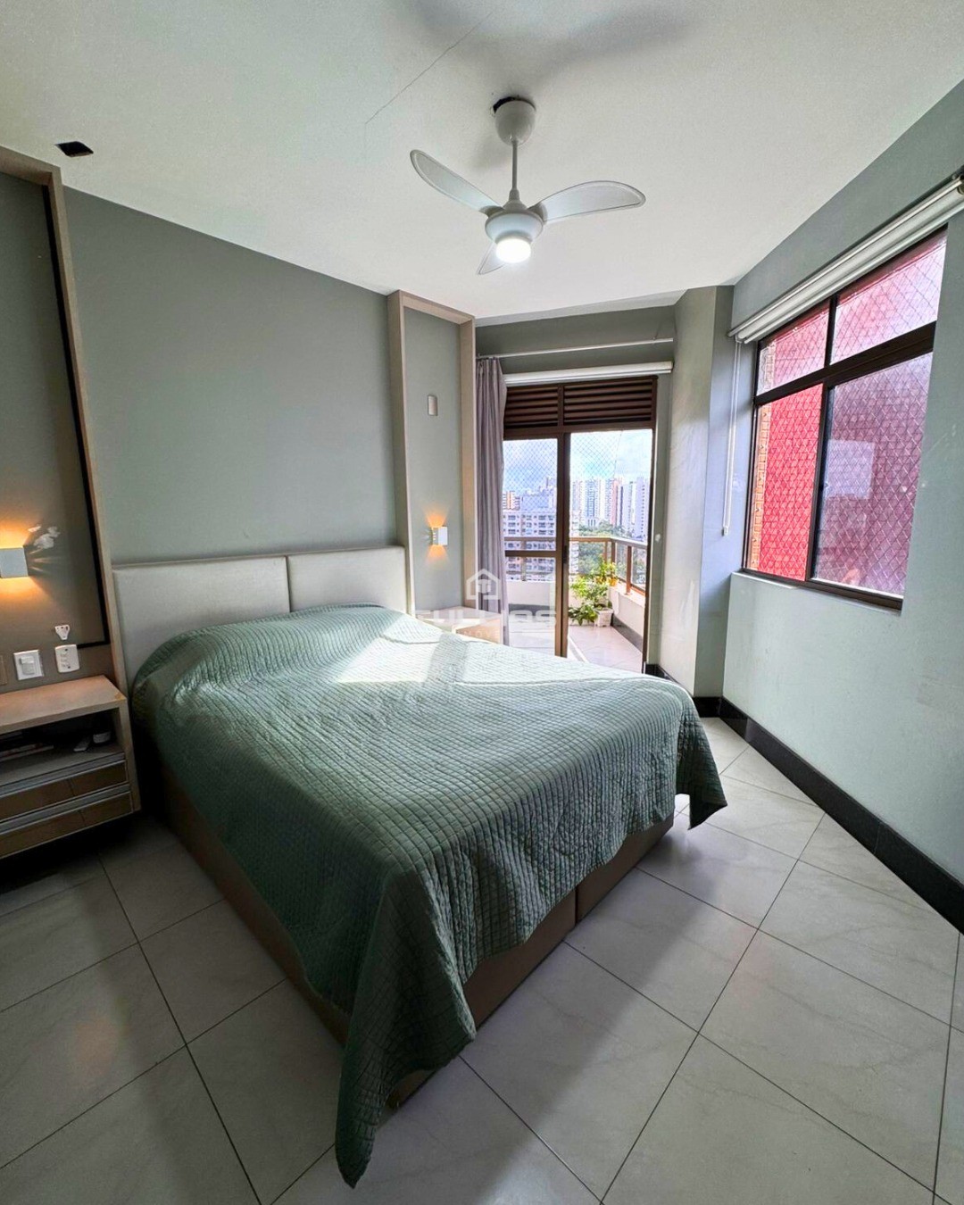 Exclusividade, espaço e vista mar – apartamento à venda no Renascença