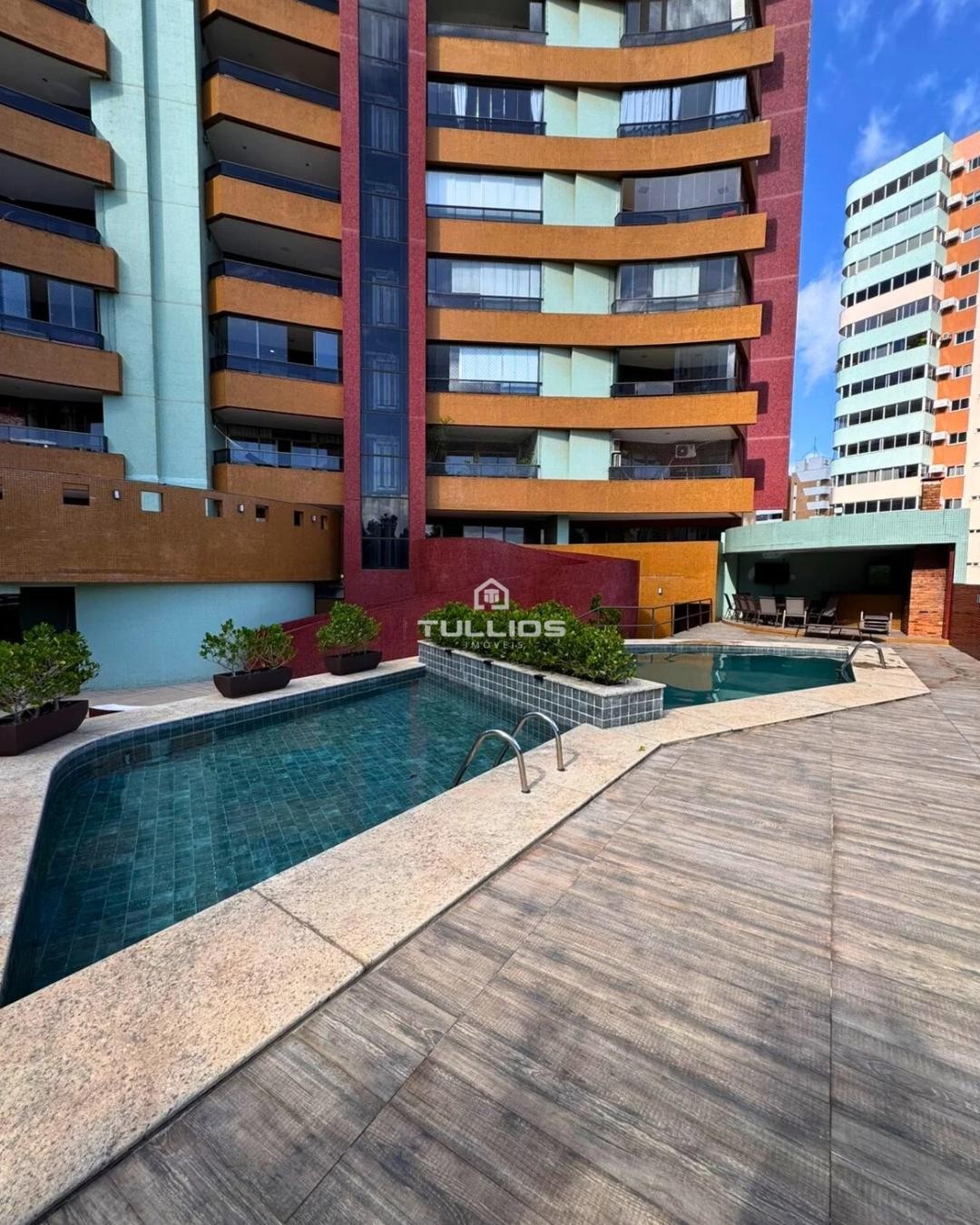 Exclusividade, espaço e vista mar – apartamento à venda no Renascença