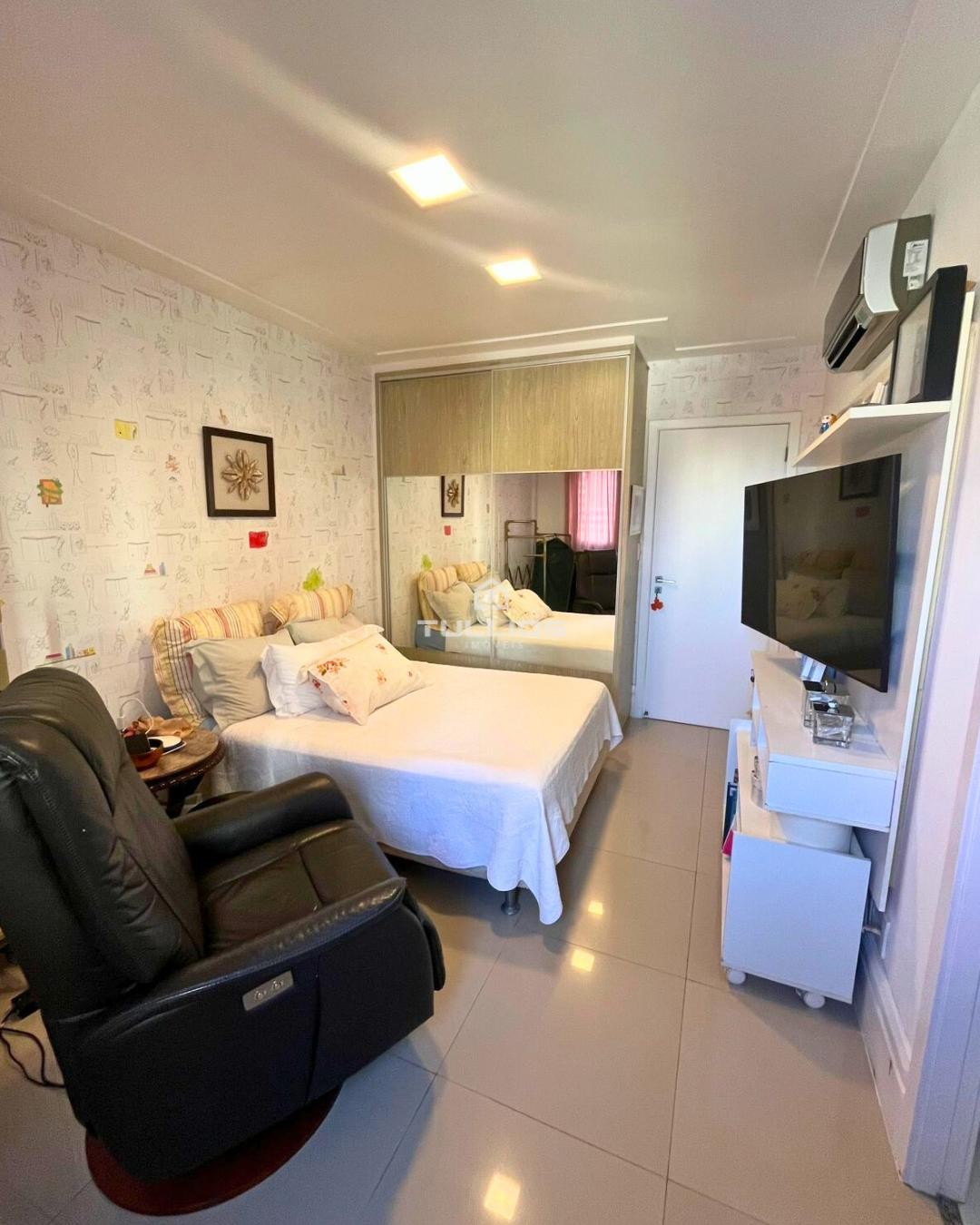 Apartamento à venda na Península – Alto padrão, vista mar e porteira fechada.