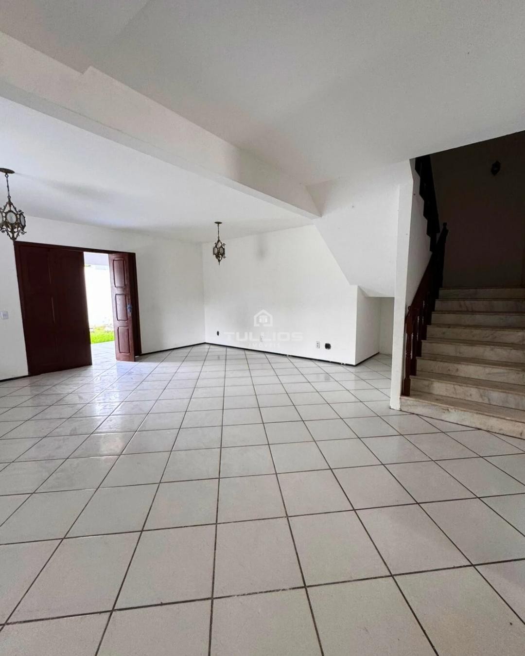 Casa duplex à venda no Olho D’Água – Ampla, funcional e com lazer completo!