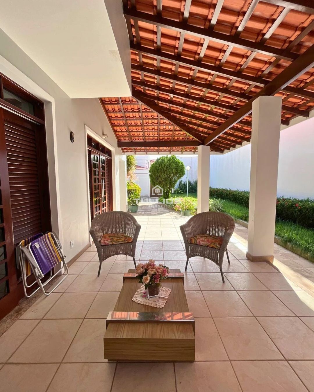 Casa de Alto Padrão para Locação – Calhau