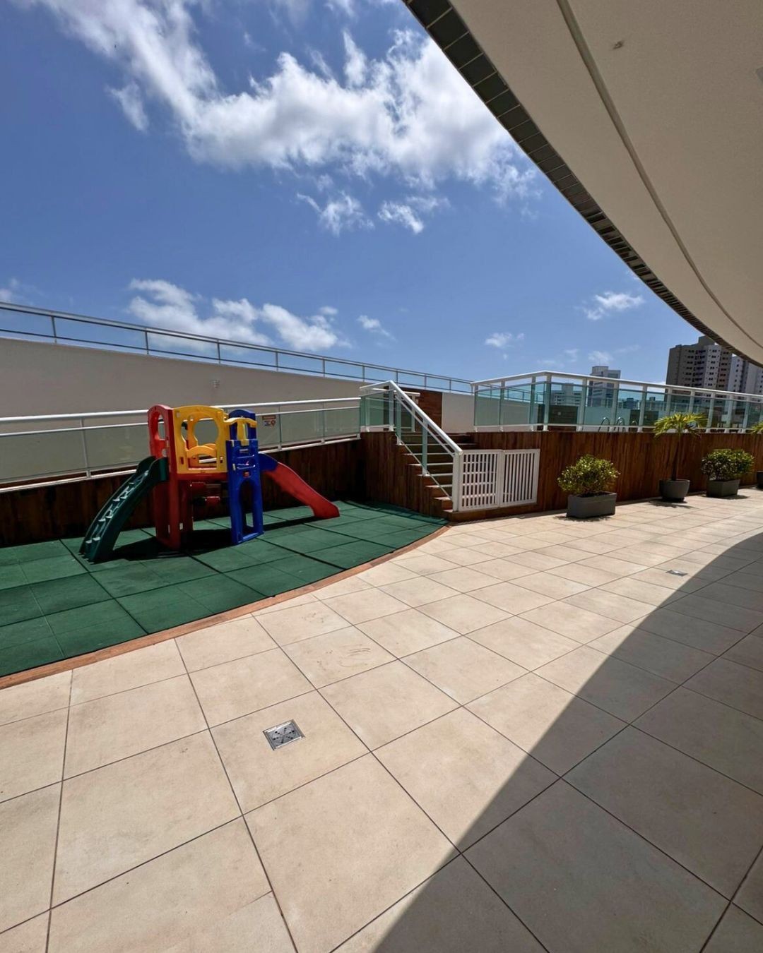 RENASCENÇA – APARTAMENTO EXCLUSIVO COM VISTA MAR ✨