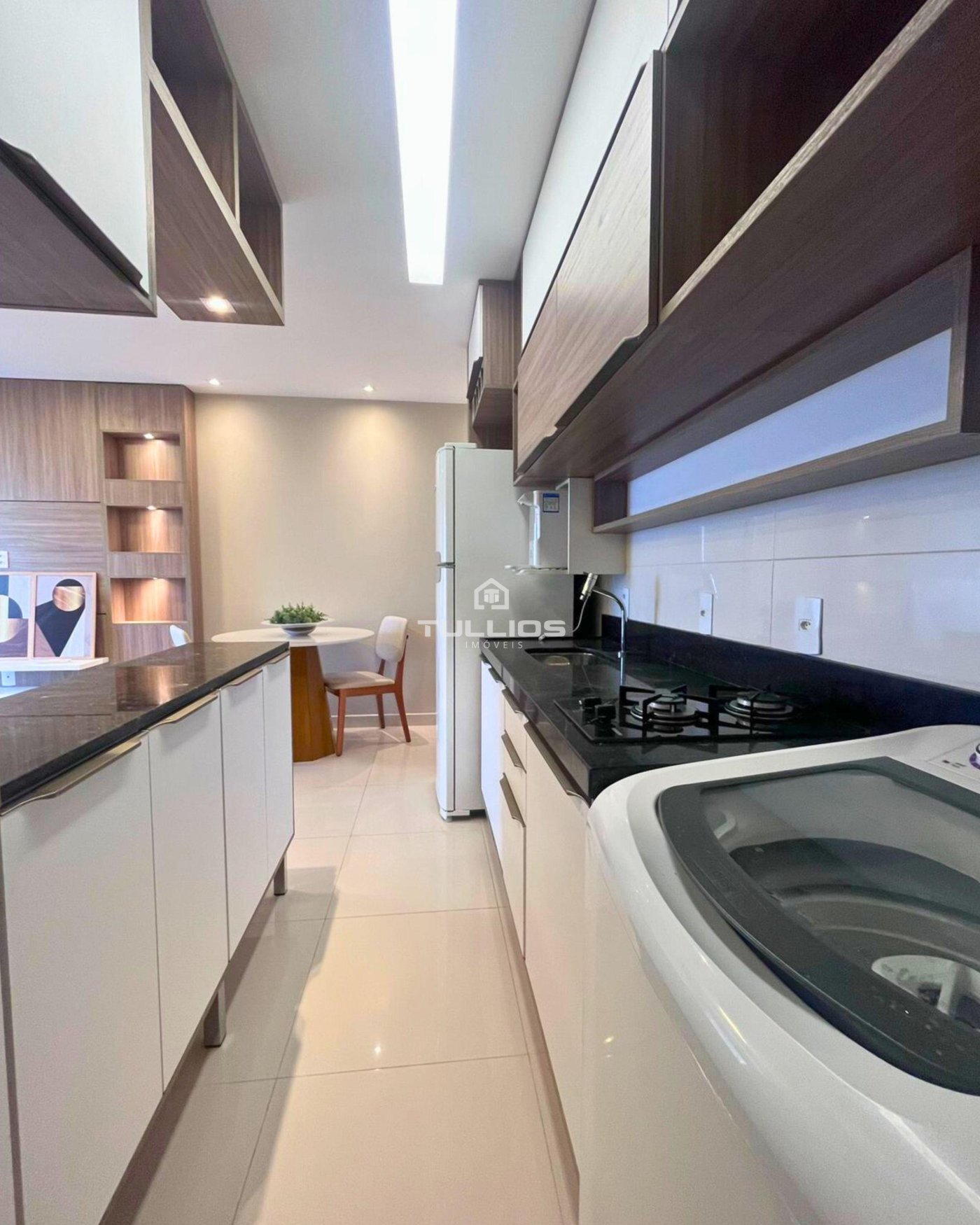 Belíssimo apartamento mobiliado com vista para o mar!