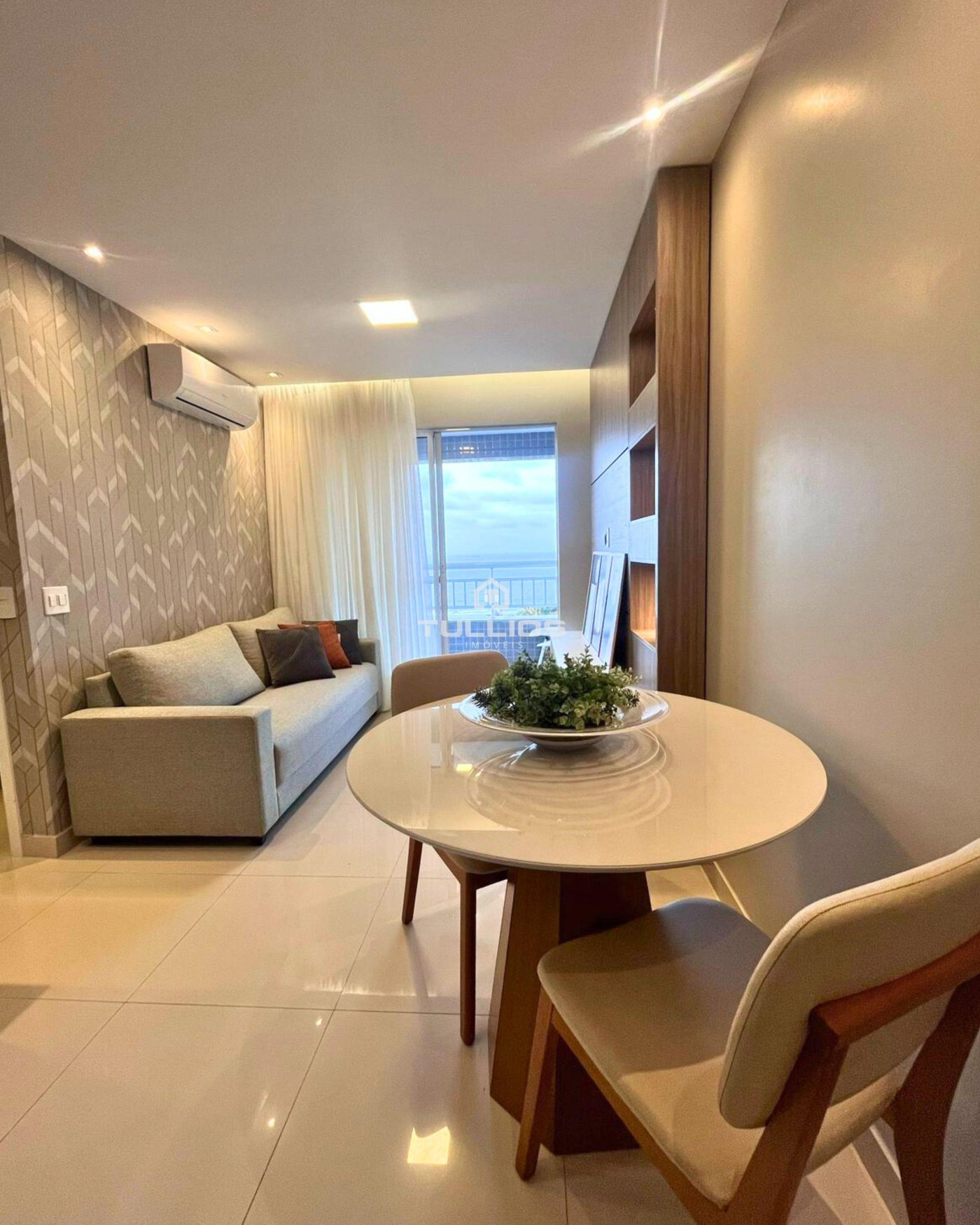 Belíssimo apartamento mobiliado com vista para o mar!