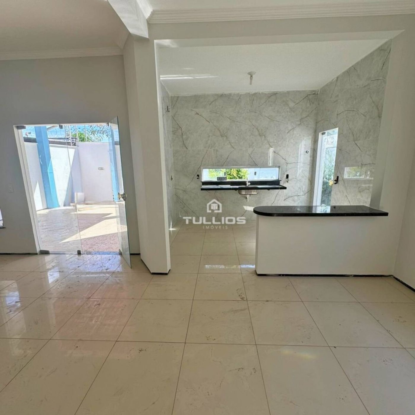 Venda - Casa com 3 dormitórios (2 suítes) no Turu