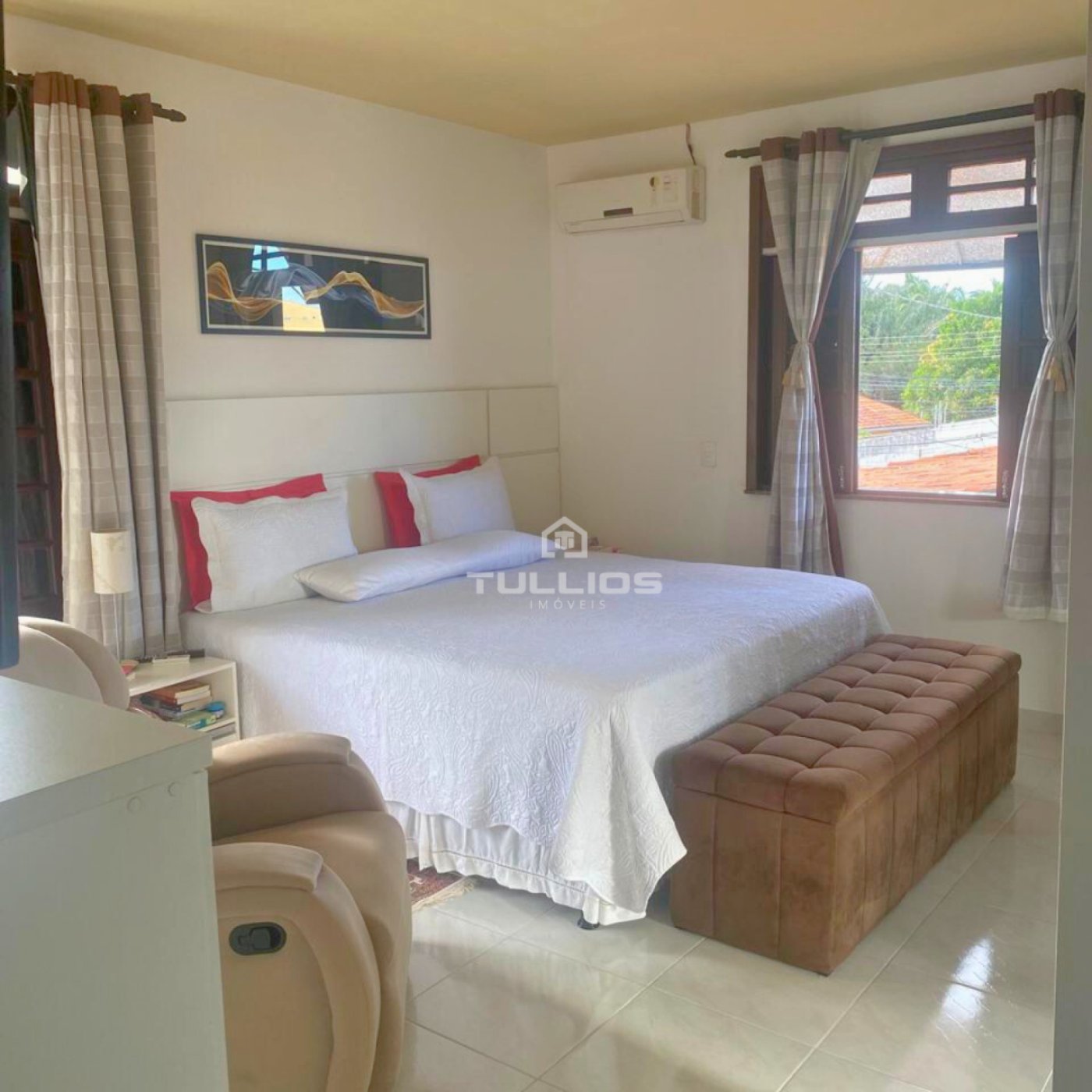 Venda - Casa com 4 quartos (1 suíte) no Planalto Vinhais