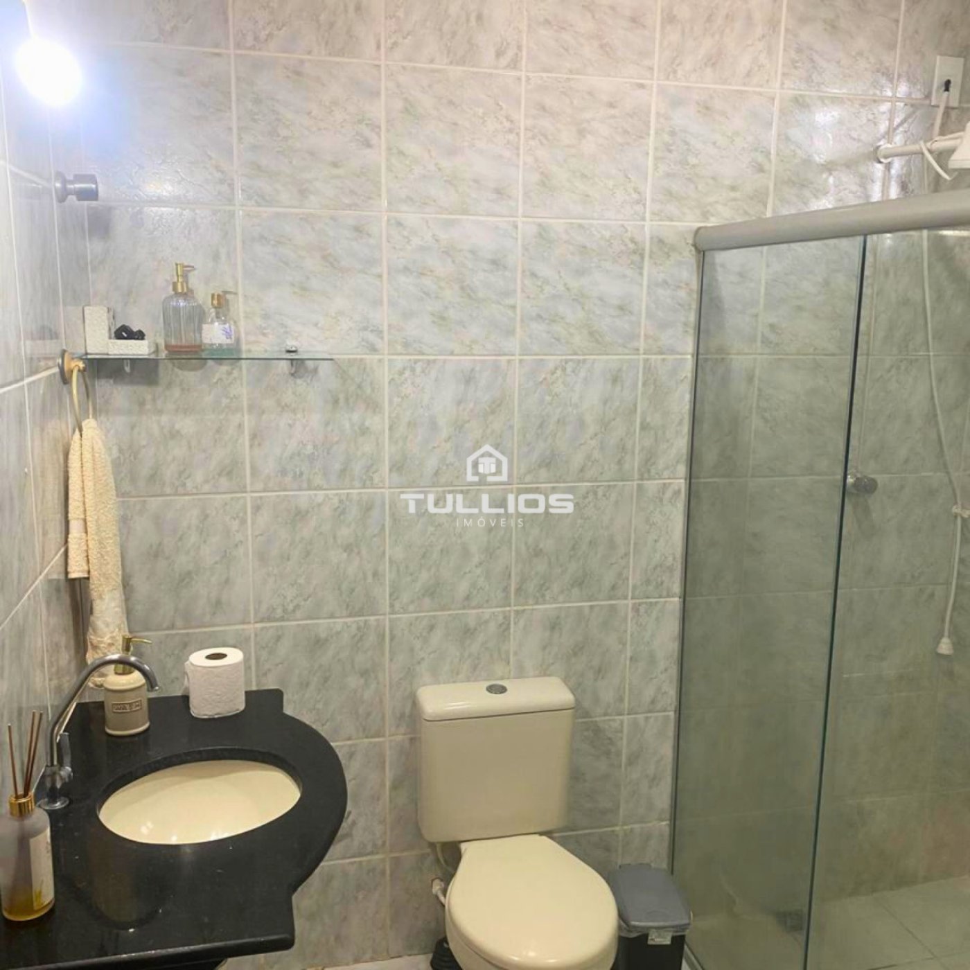 Venda - Casa com 4 quartos (1 suíte) no Planalto Vinhais
