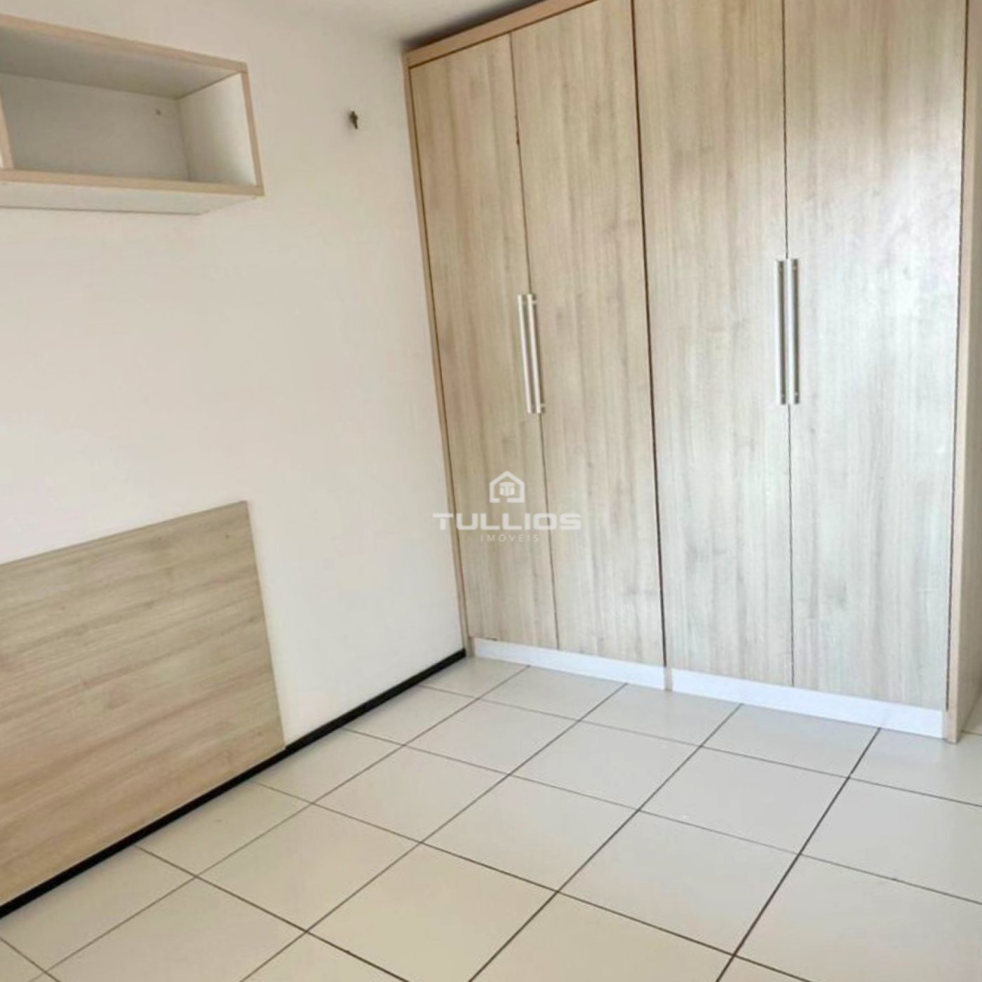 Venda - Apartamento com 3 quartos (1 síte) na Ponta do Farol