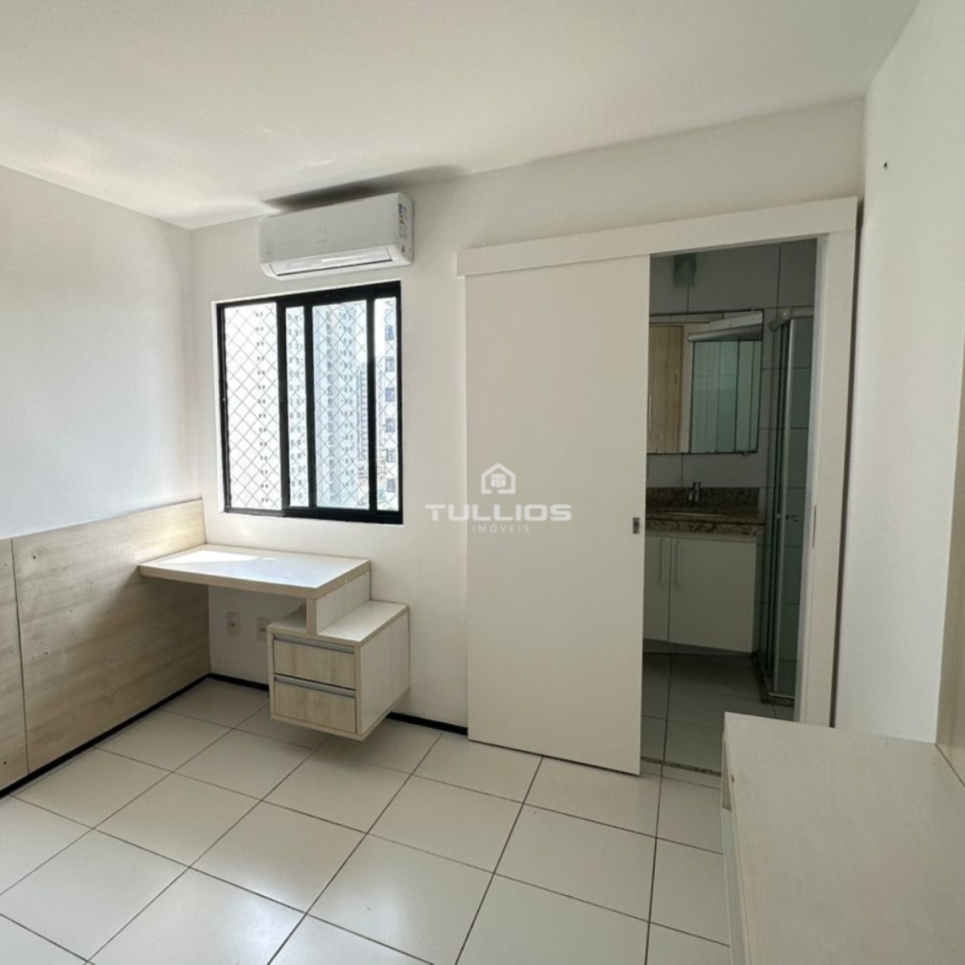 Venda - Apartamento com 3 quartos (1 síte) na Ponta do Farol