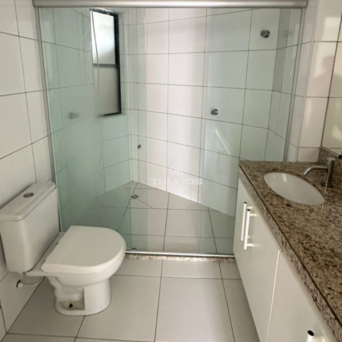 Venda - Apartamento com 3 quartos (1 síte) na Ponta do Farol