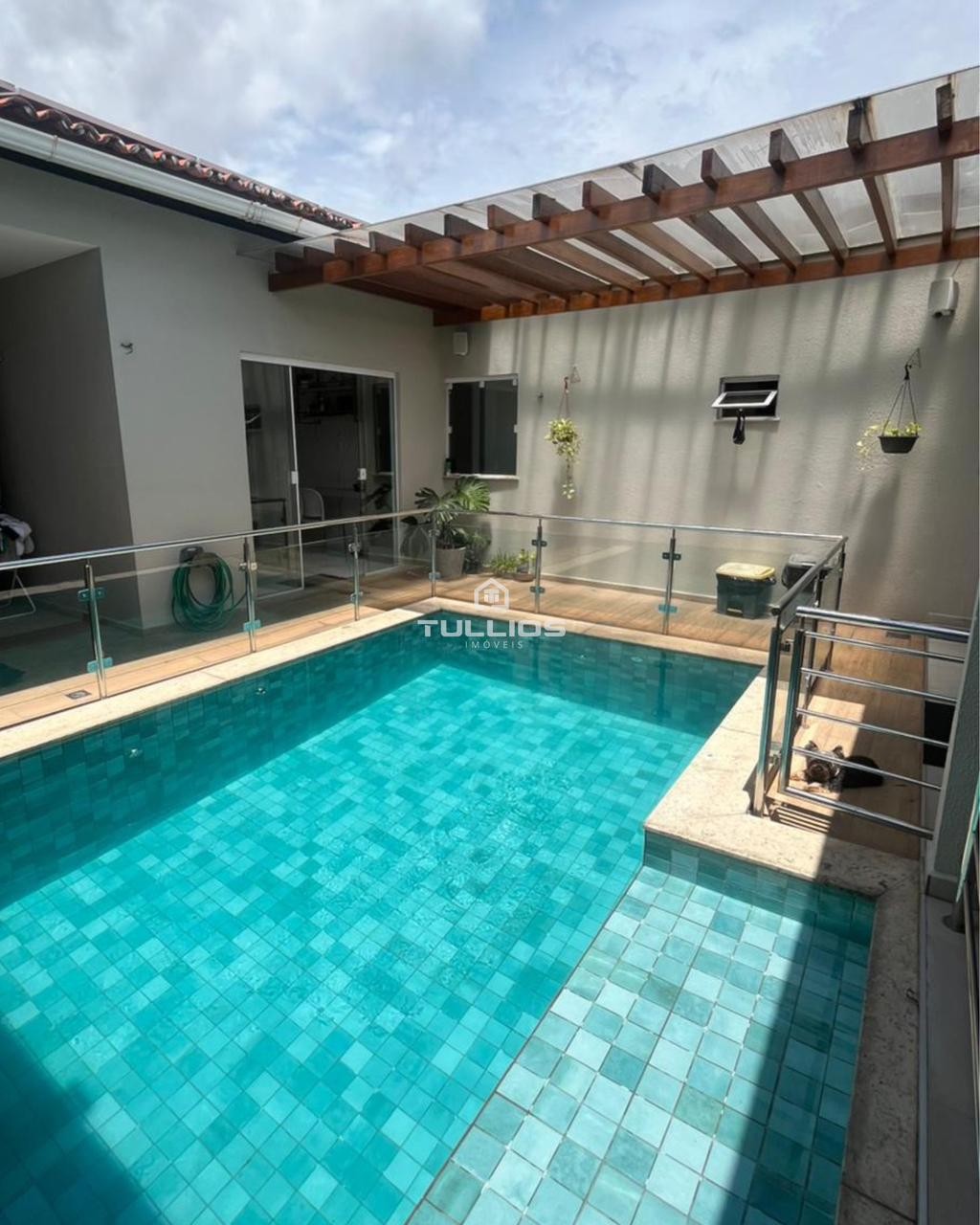 CASA SOLTA NO PLANALTO VINHAIS II — porteira fechada