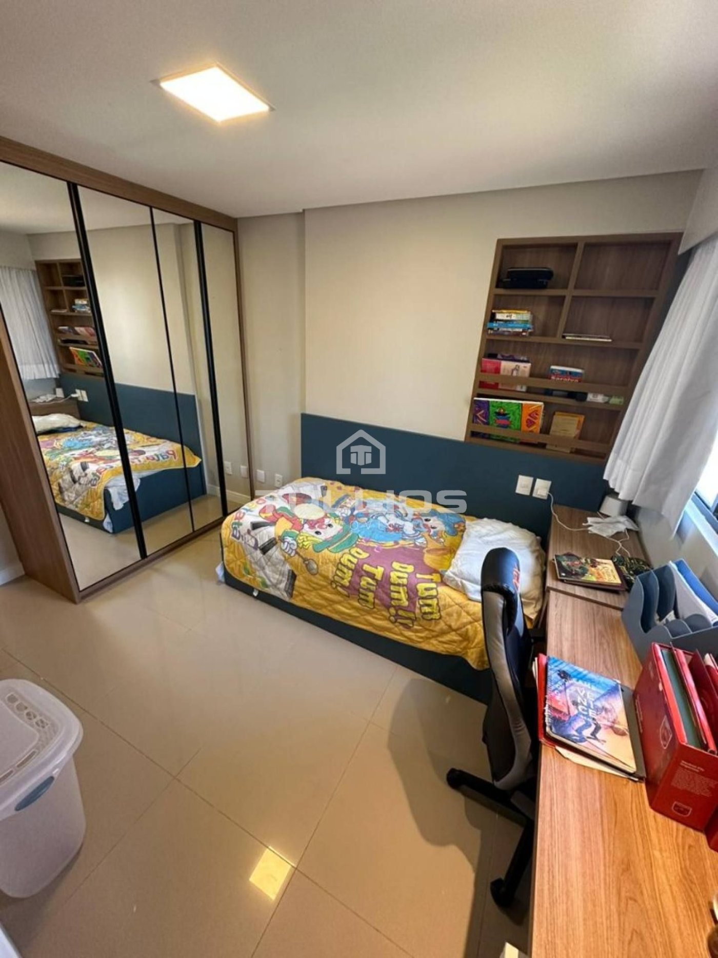 Venda - Apartamento com 3 suítes na Ponta do Farol