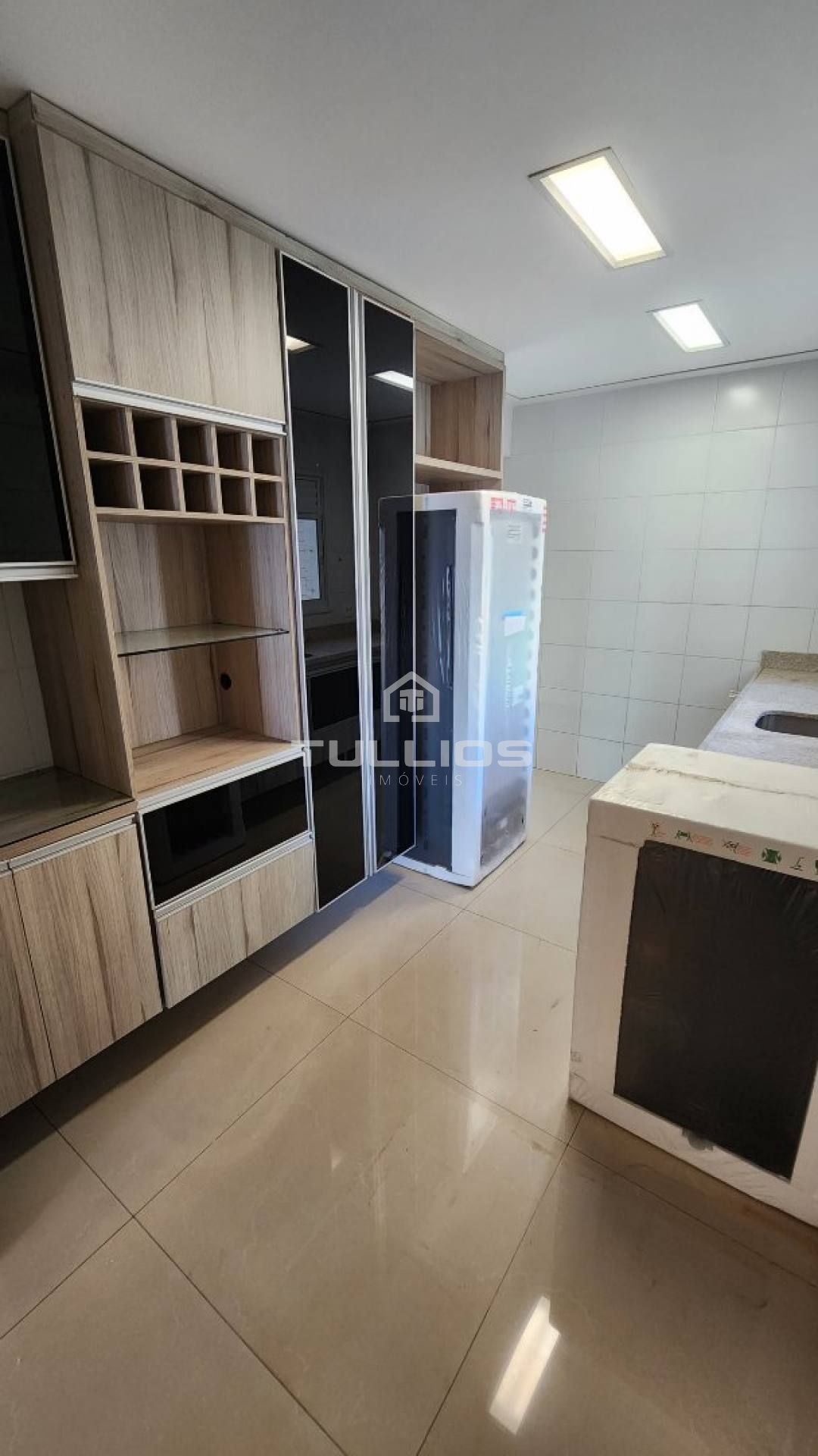 Venda - Apartamento com 3 suítes no Farol da Ilha, Ponta D´Areia