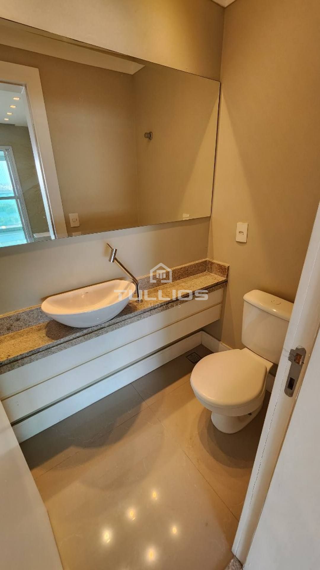 Venda - Apartamento com 3 suítes no Farol da Ilha, Ponta D´Areia