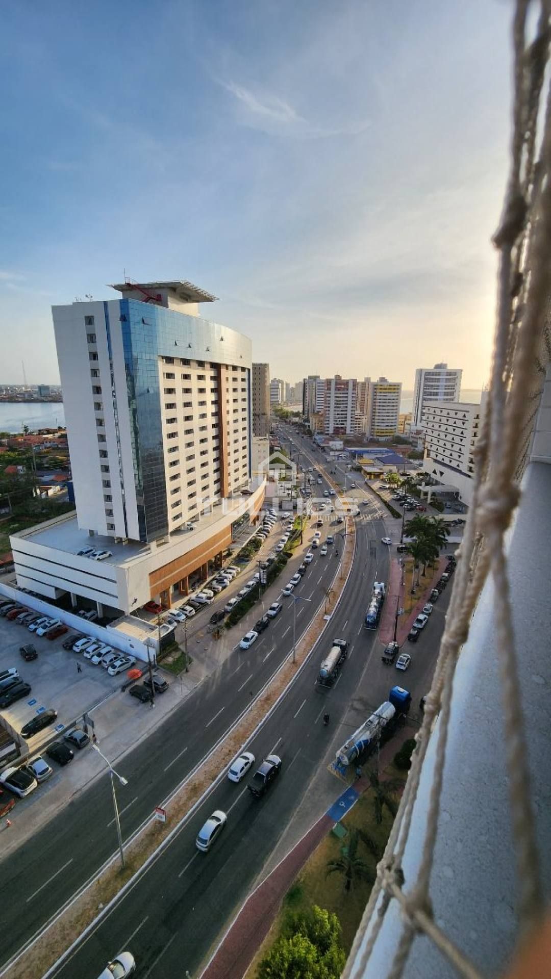 Venda - Apartamento com 3 suítes no Farol da Ilha, Ponta D´Areia