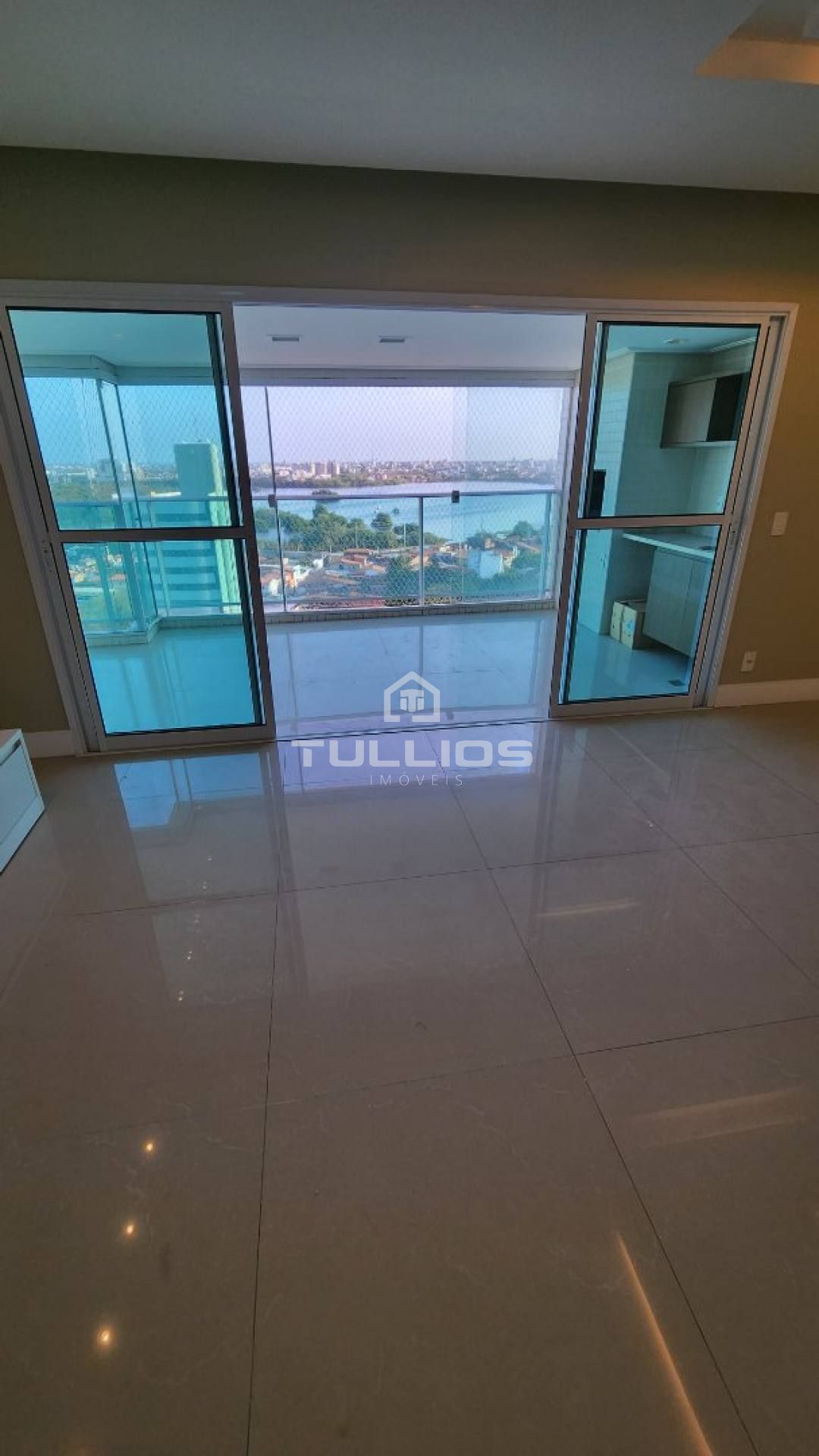 Venda - Apartamento com 3 suítes no Farol da Ilha, Ponta D´Areia