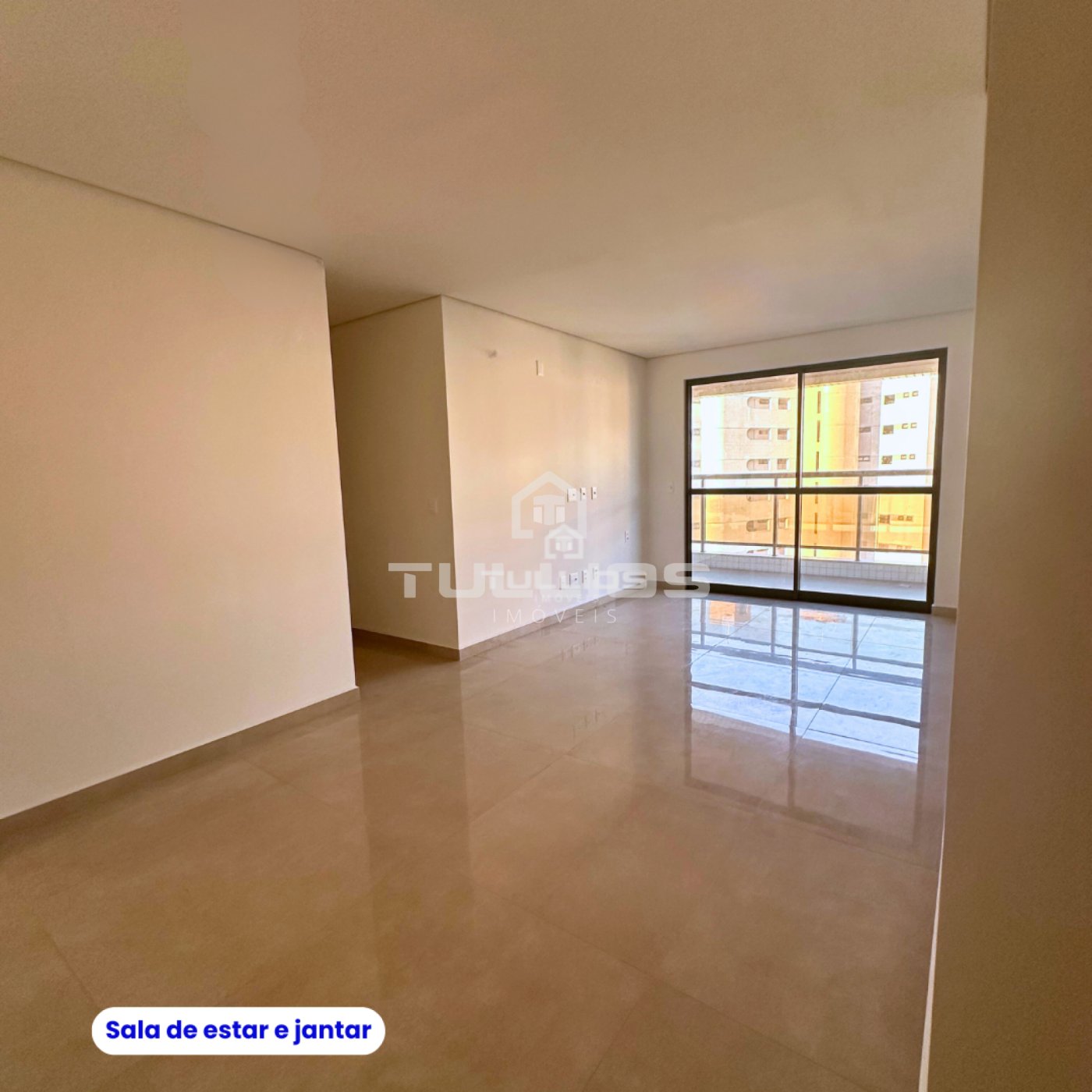 Venda- apartamento com 3 suítes na Ponta do Farol
