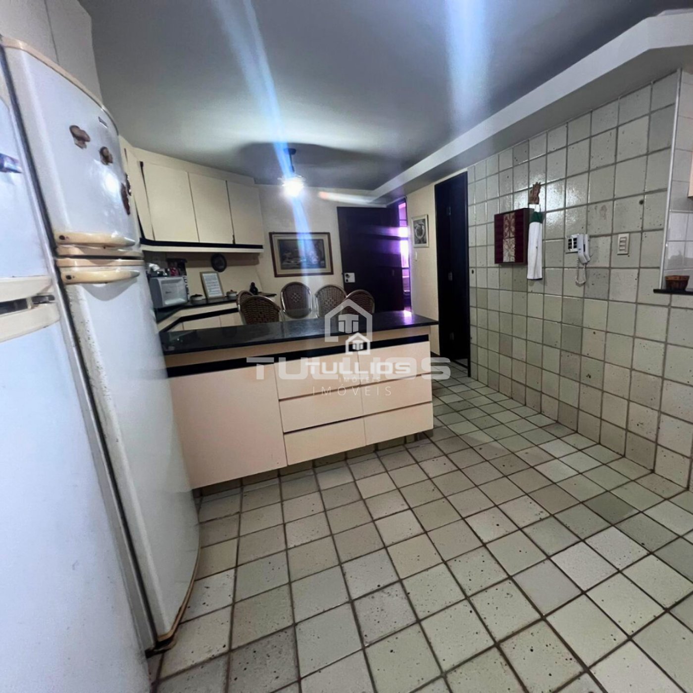 Venda- Apartamento com 3 suítes no bairro São Francisco