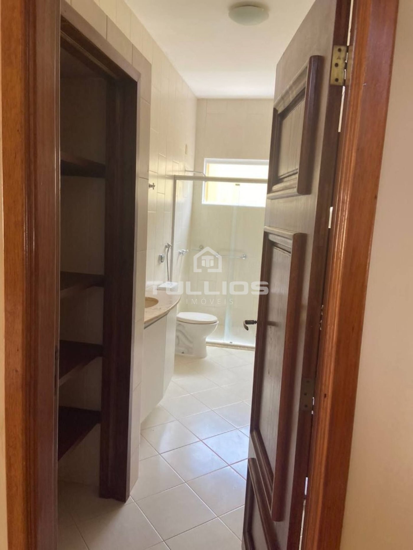 Venda - Casa Duplex com 04 quartos (2 suítes) no Araçagi