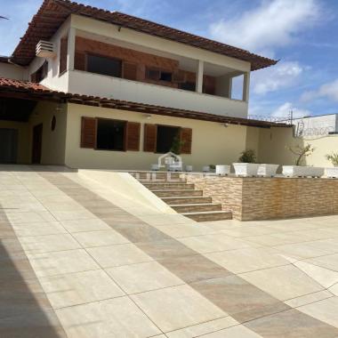 Venda - Casa Duplex com 04 quartos (2 suítes) no Araçagi