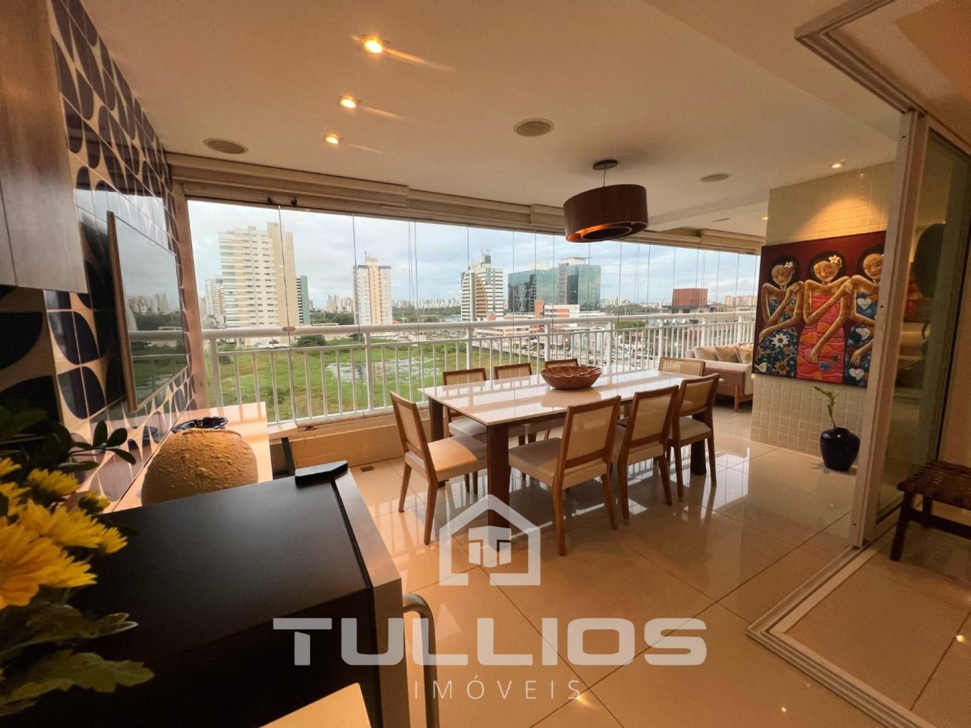 Viva o horizonte infinito: Apartamento de Luxo com Vista Eterna para o Mar!