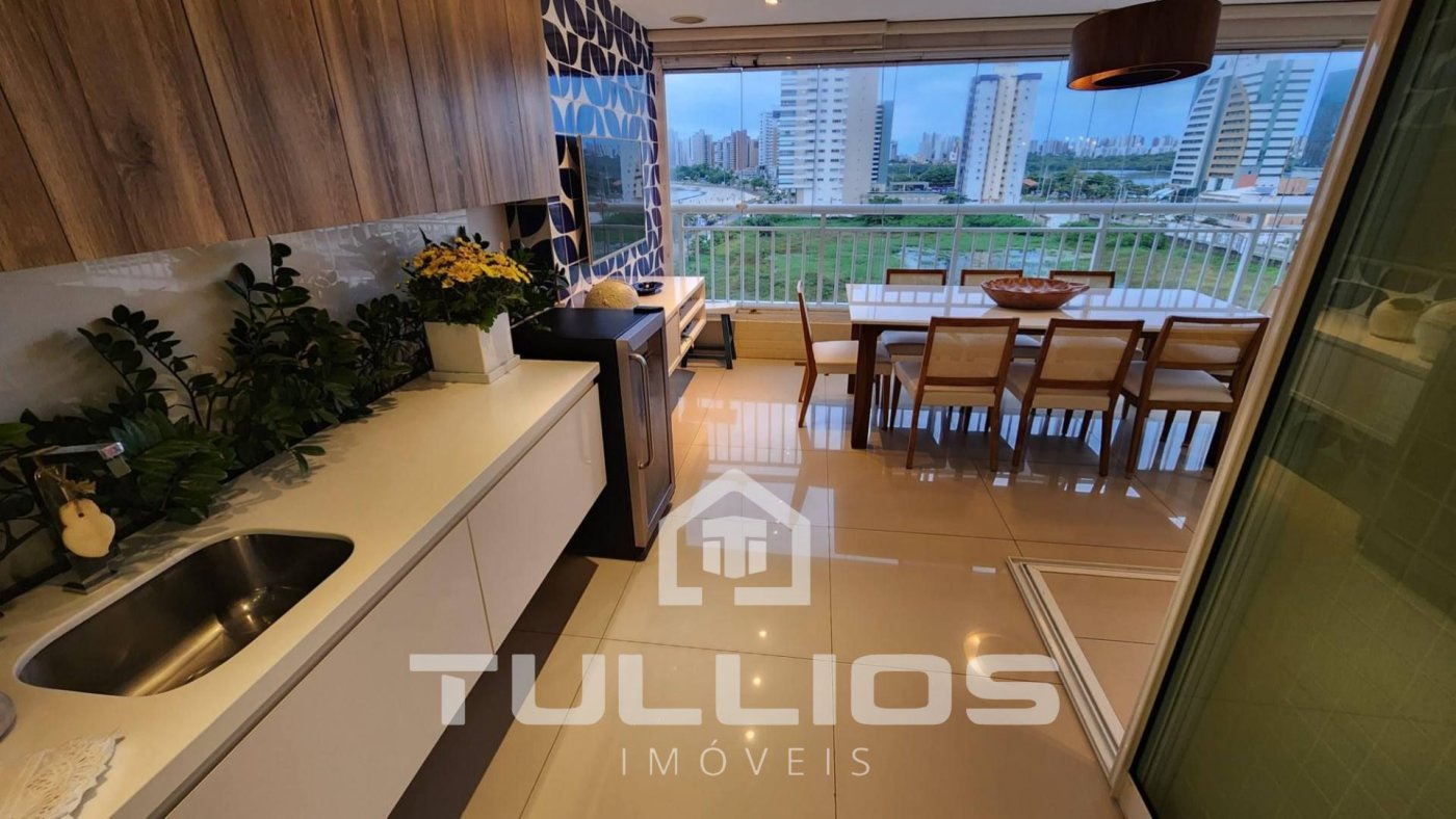 Viva o horizonte infinito: Apartamento de Luxo com Vista Eterna para o Mar!