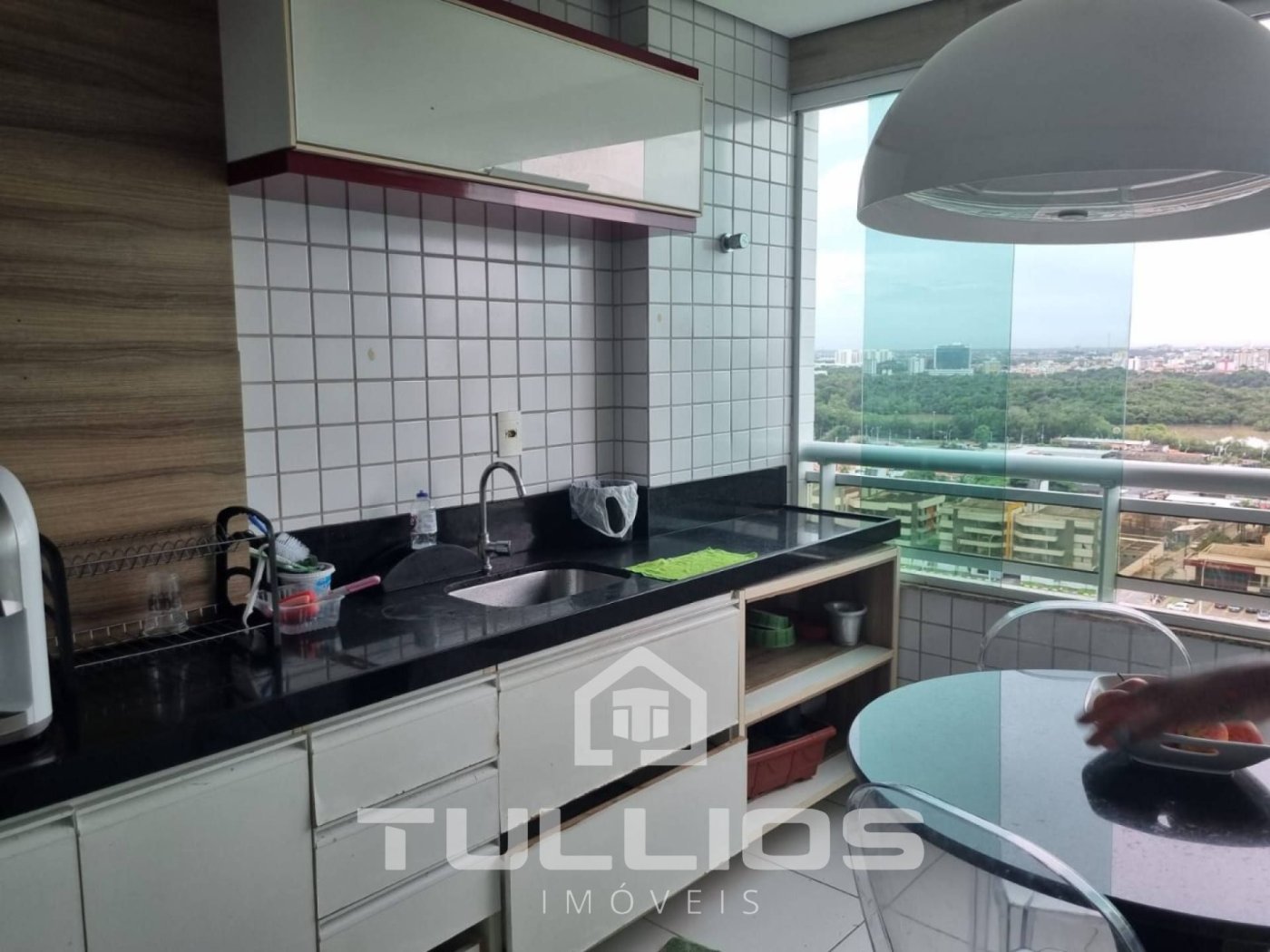 Viva com Luxo e Conforto à Beira-Mar: Apartamento de 299m² na Ponta D´Farol